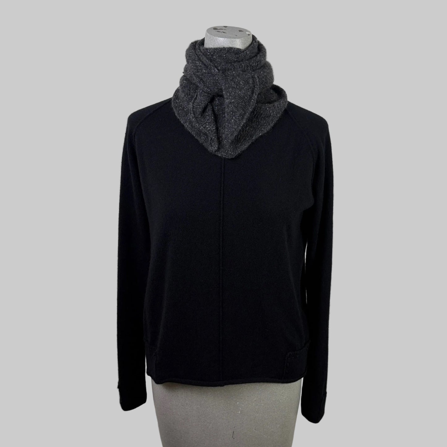 MJW. ~ Donegal Cashmere Donegal Luxetweed Scarf - Charcoal