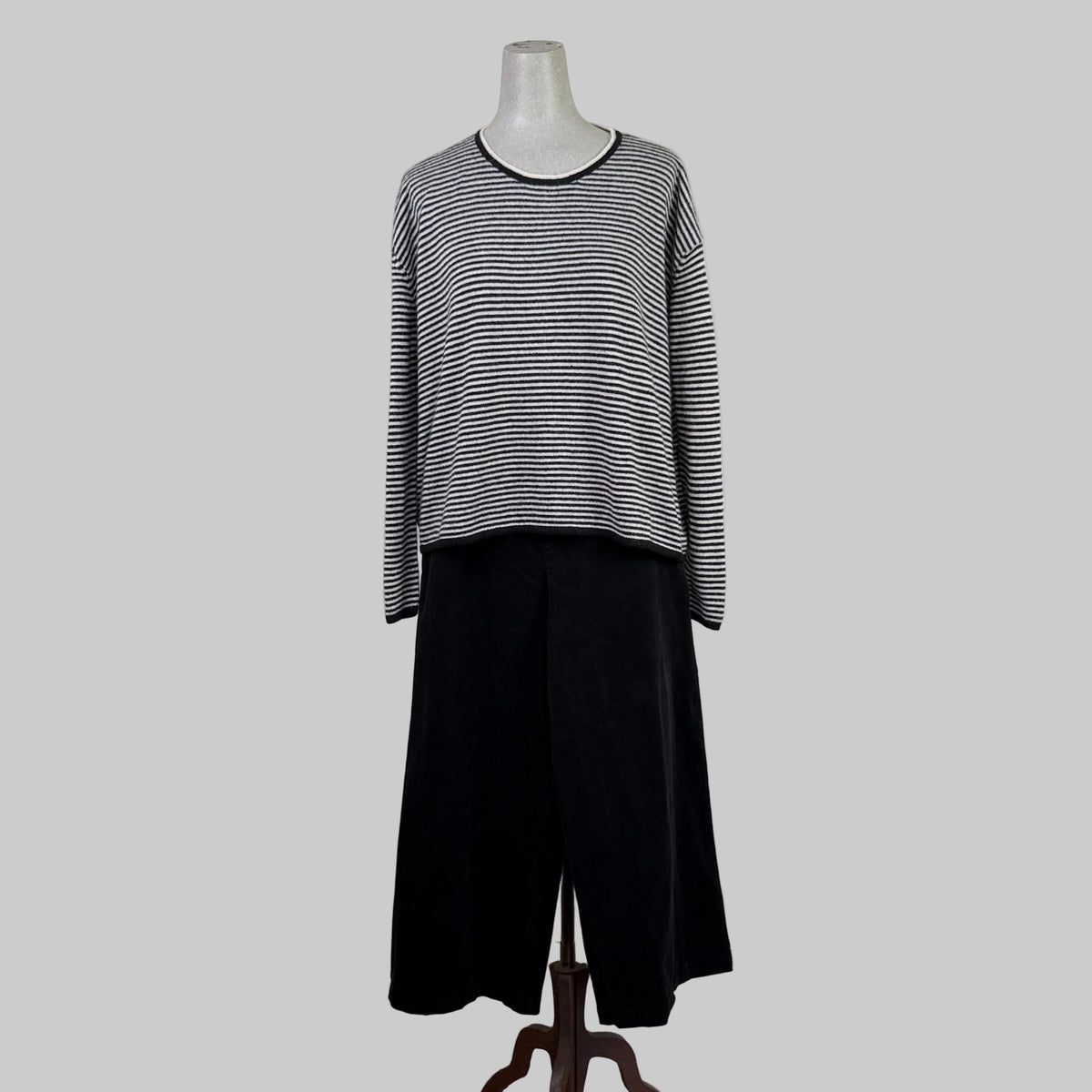 Cut Loose ~ Straight Crop Trousers - Black