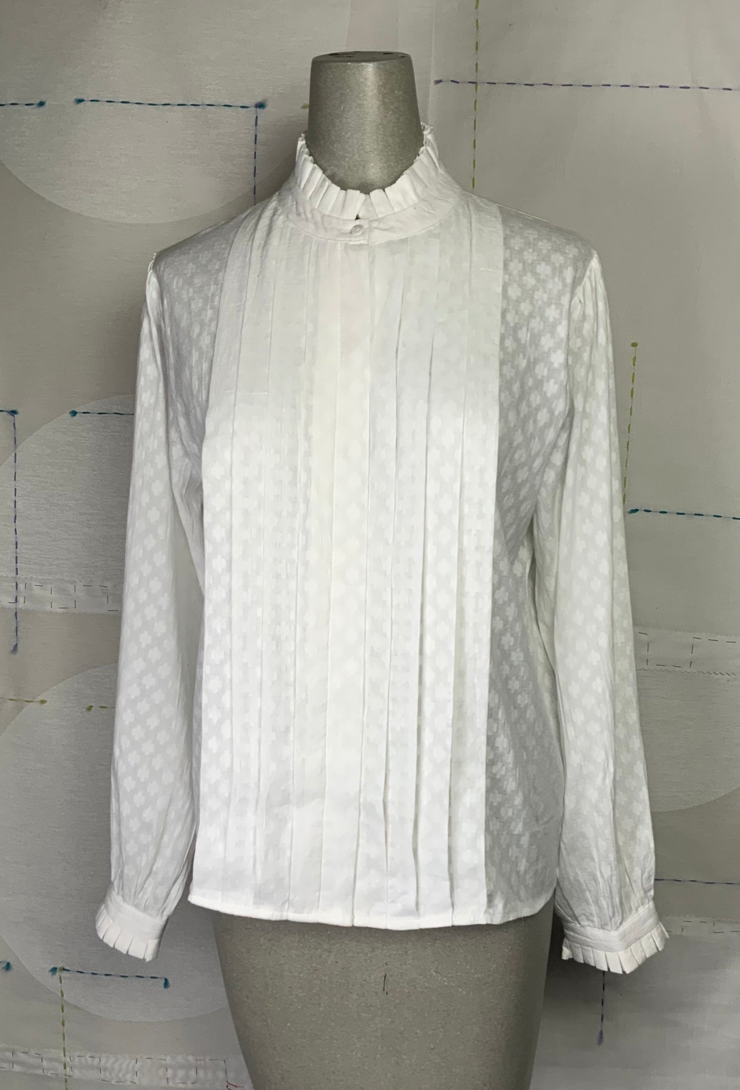 UQNATU ~ Ruffle Blouse - White