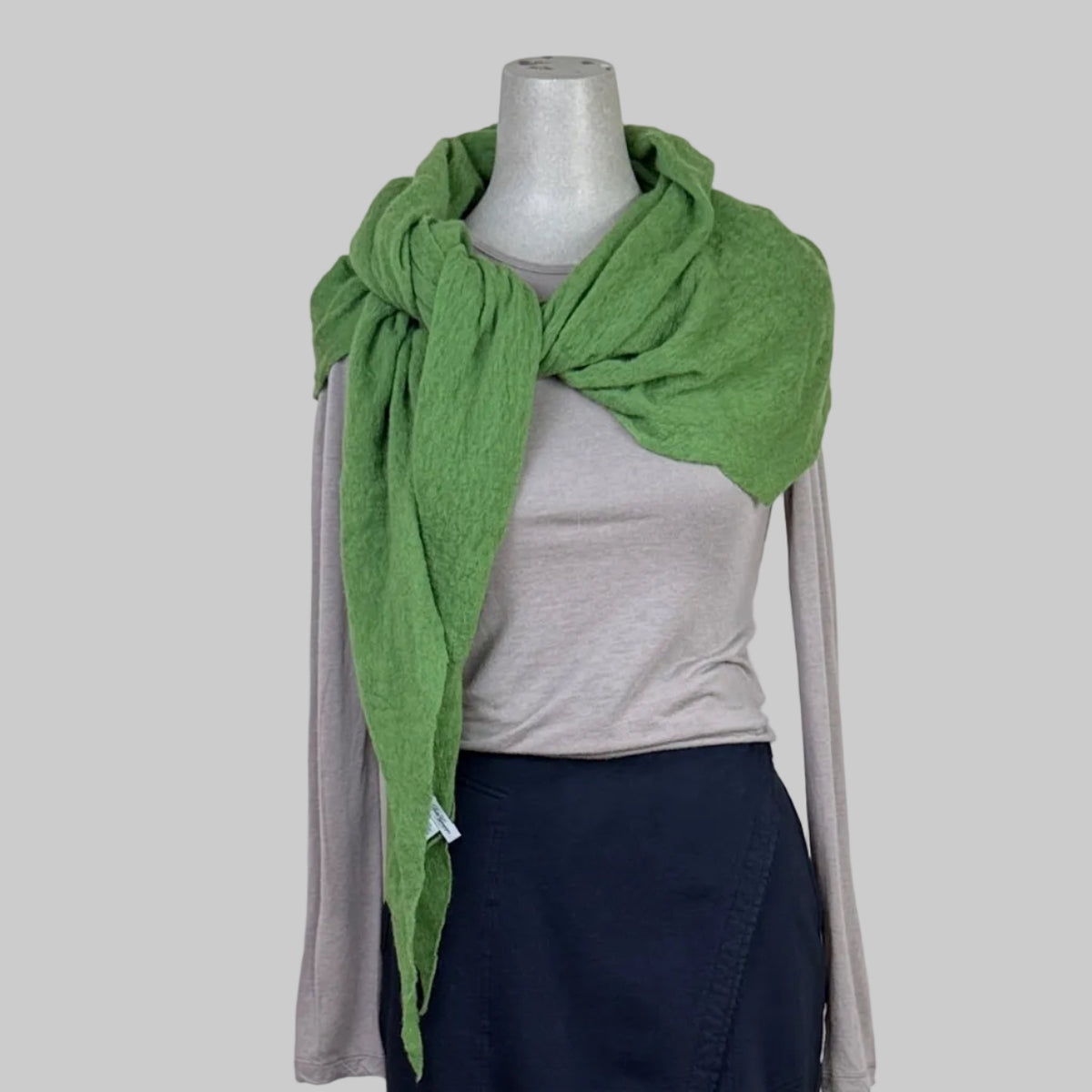 Pin 1876 ~ Cashmere Diamond Scarf - Grass Green