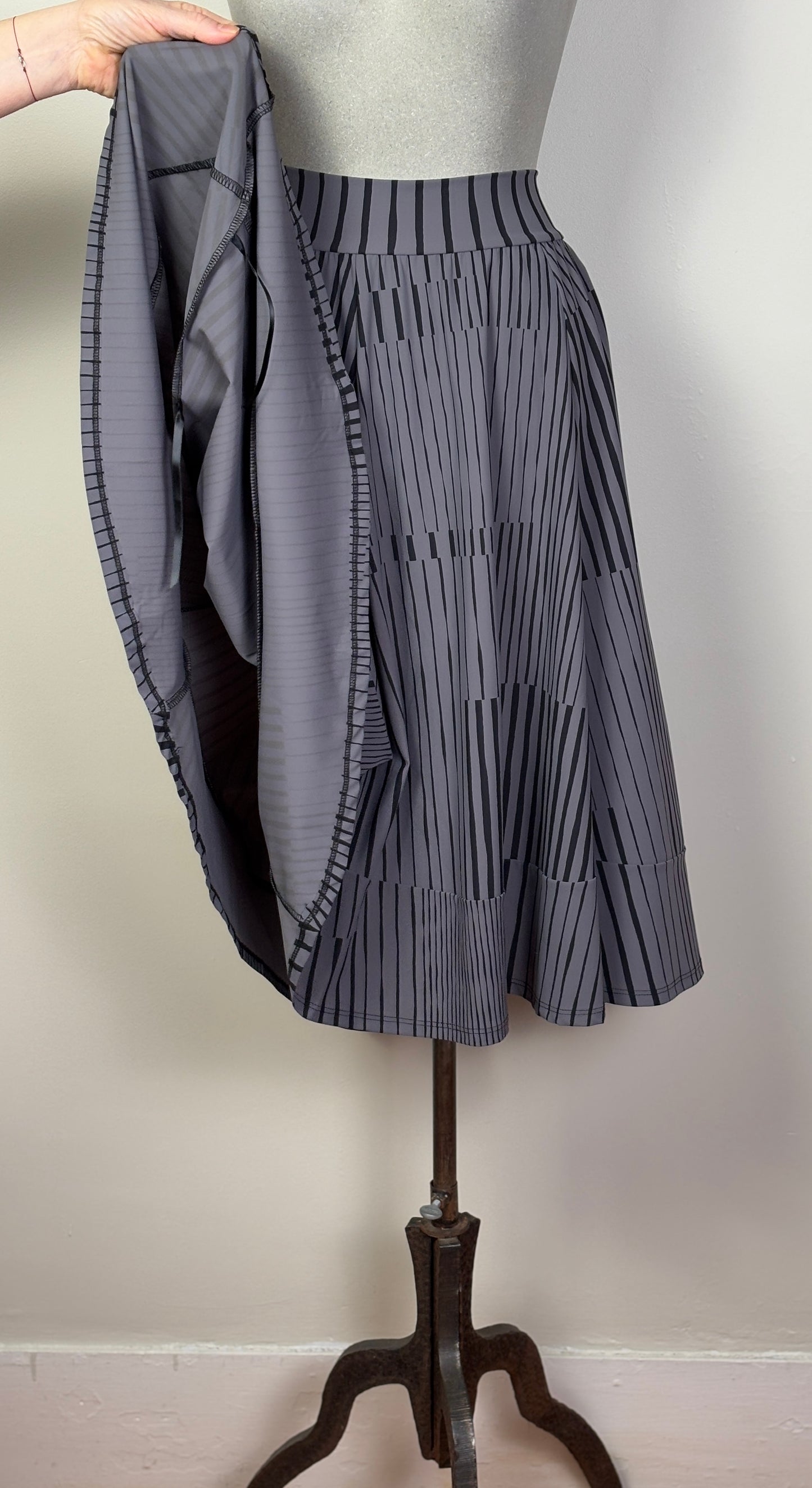 Porto  ~  Ellis Skirt - Quail Staccato Print