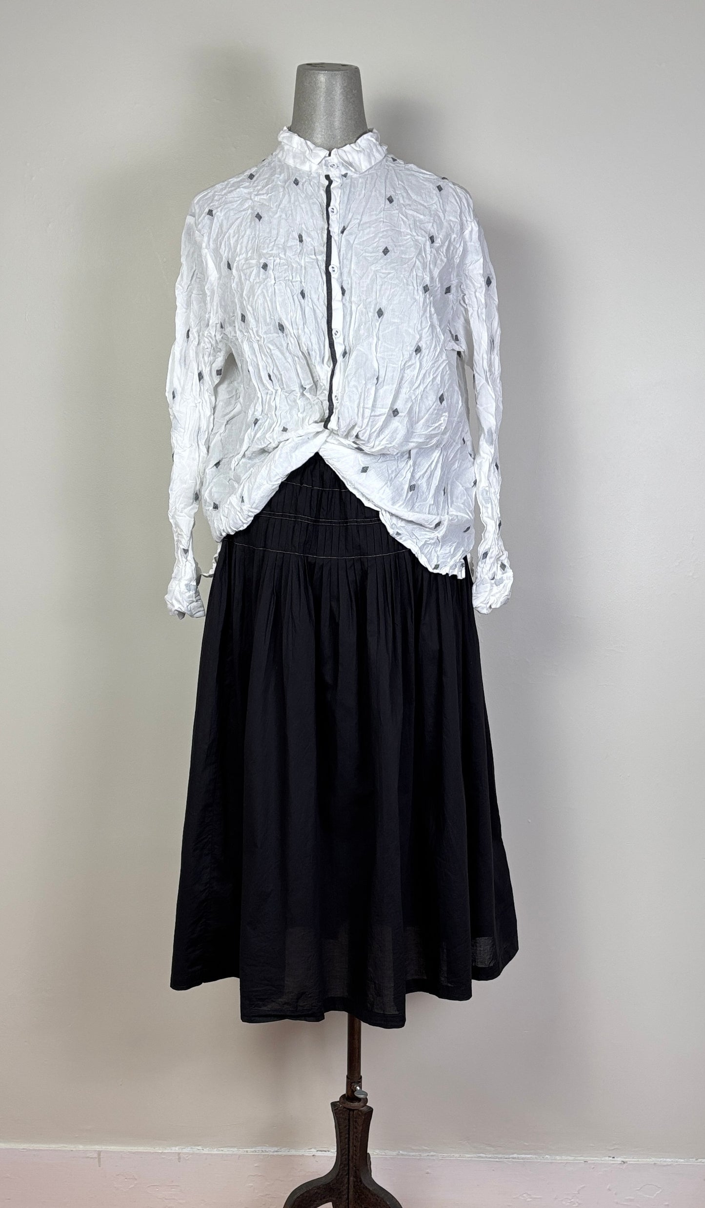 Yoshi Kondo ~ Egg Skirt - Black