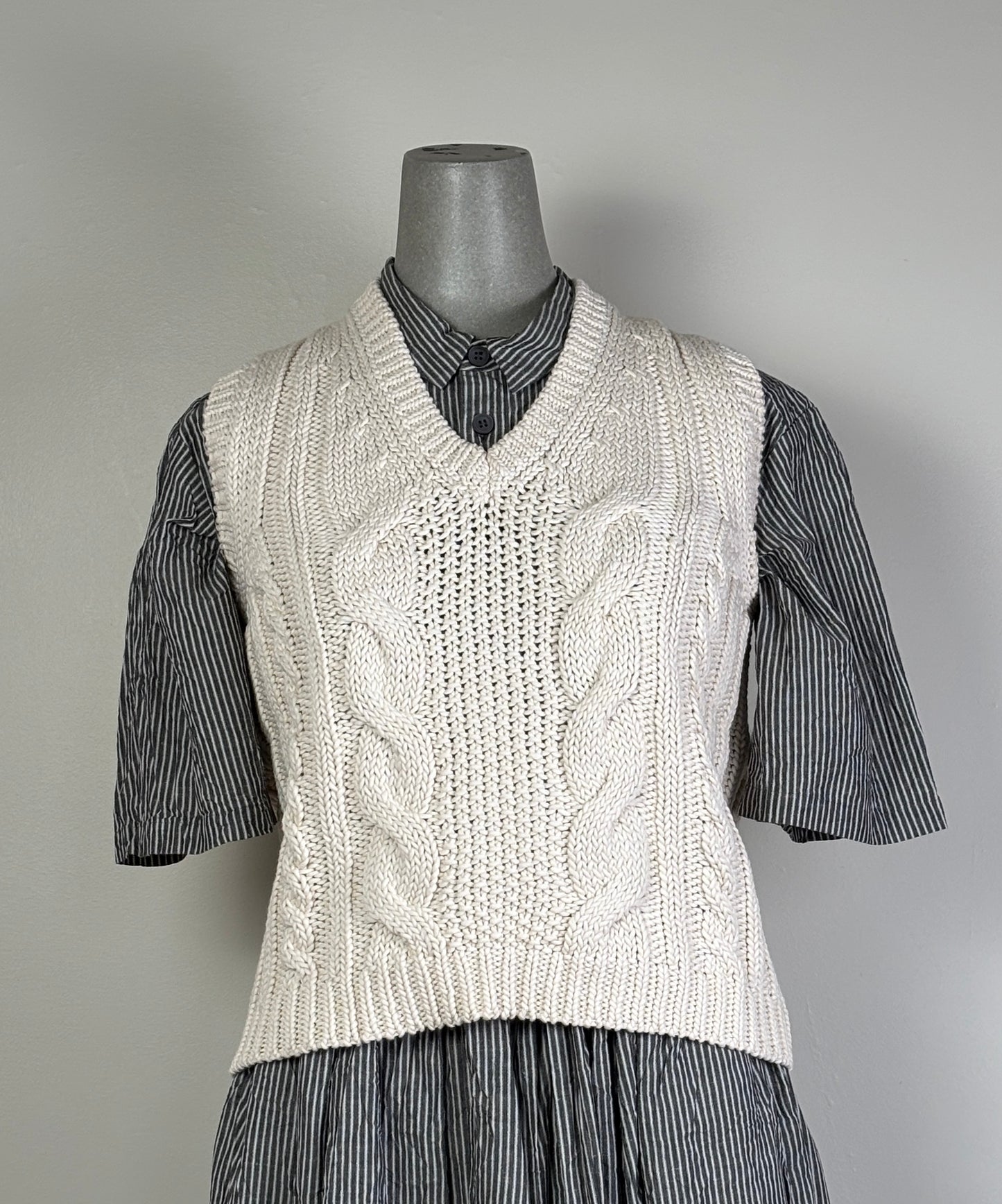 MJW ~ Cabled Vest - Natural