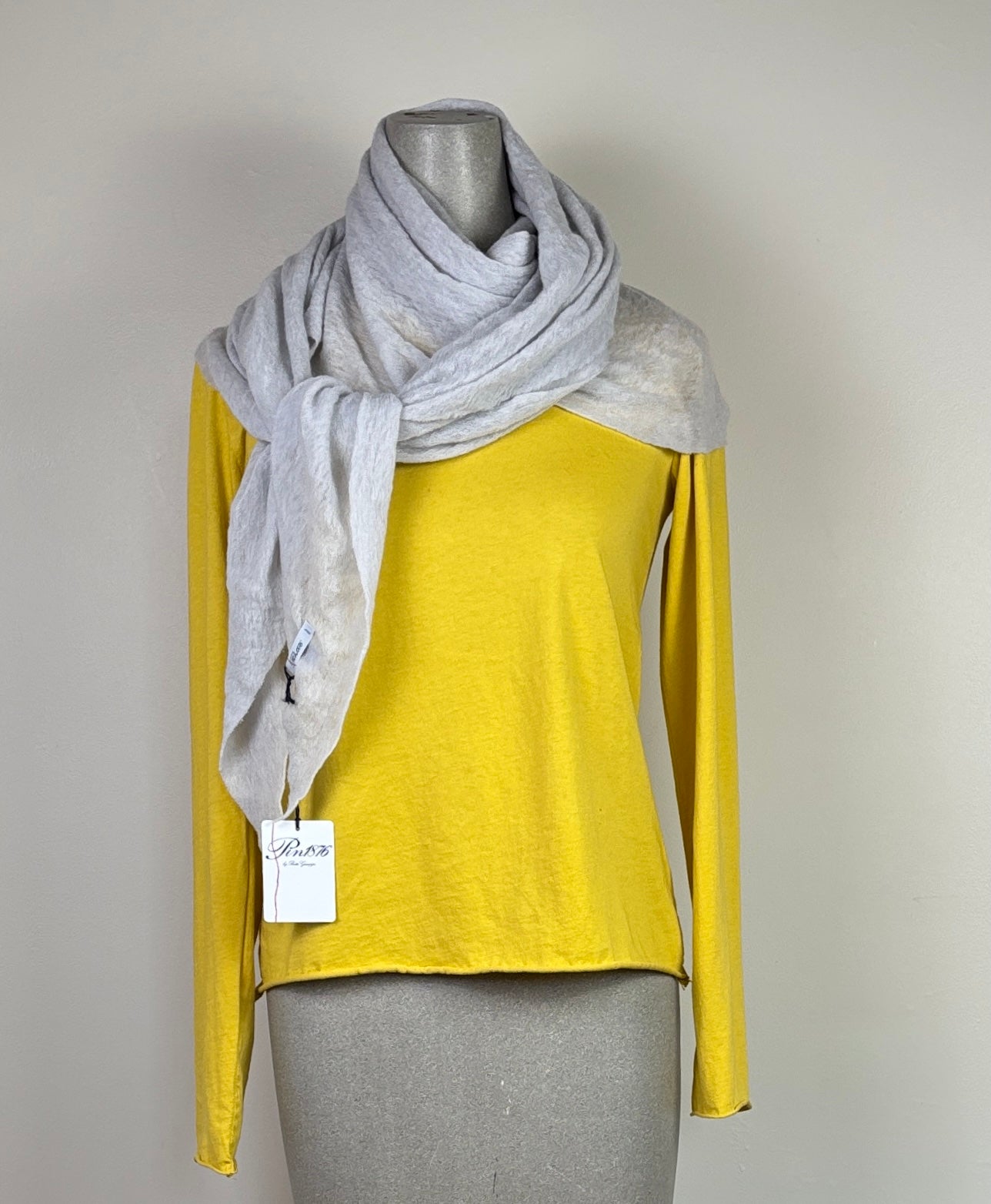 Pin 1876 ~ Cashmere Diamond Scarf - Pale Gray