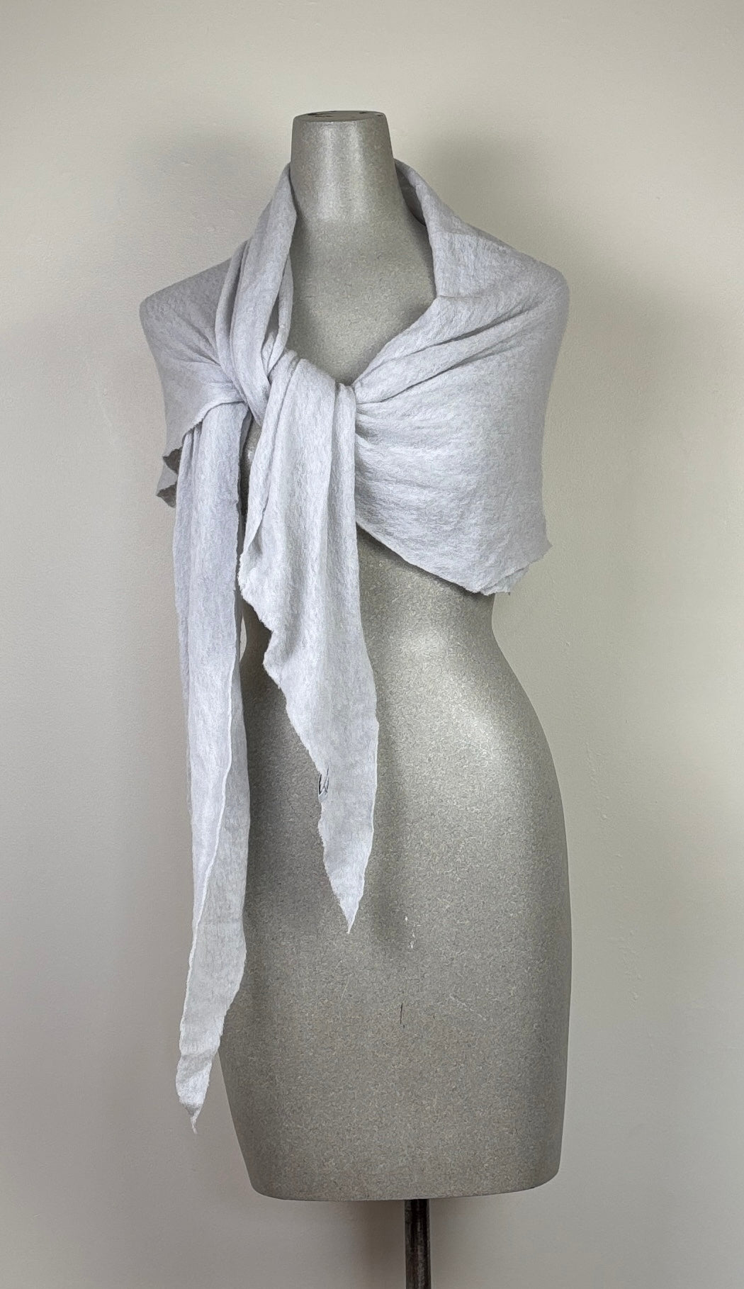 Pin 1876 ~ Cashmere Diamond Scarf - Pale Gray