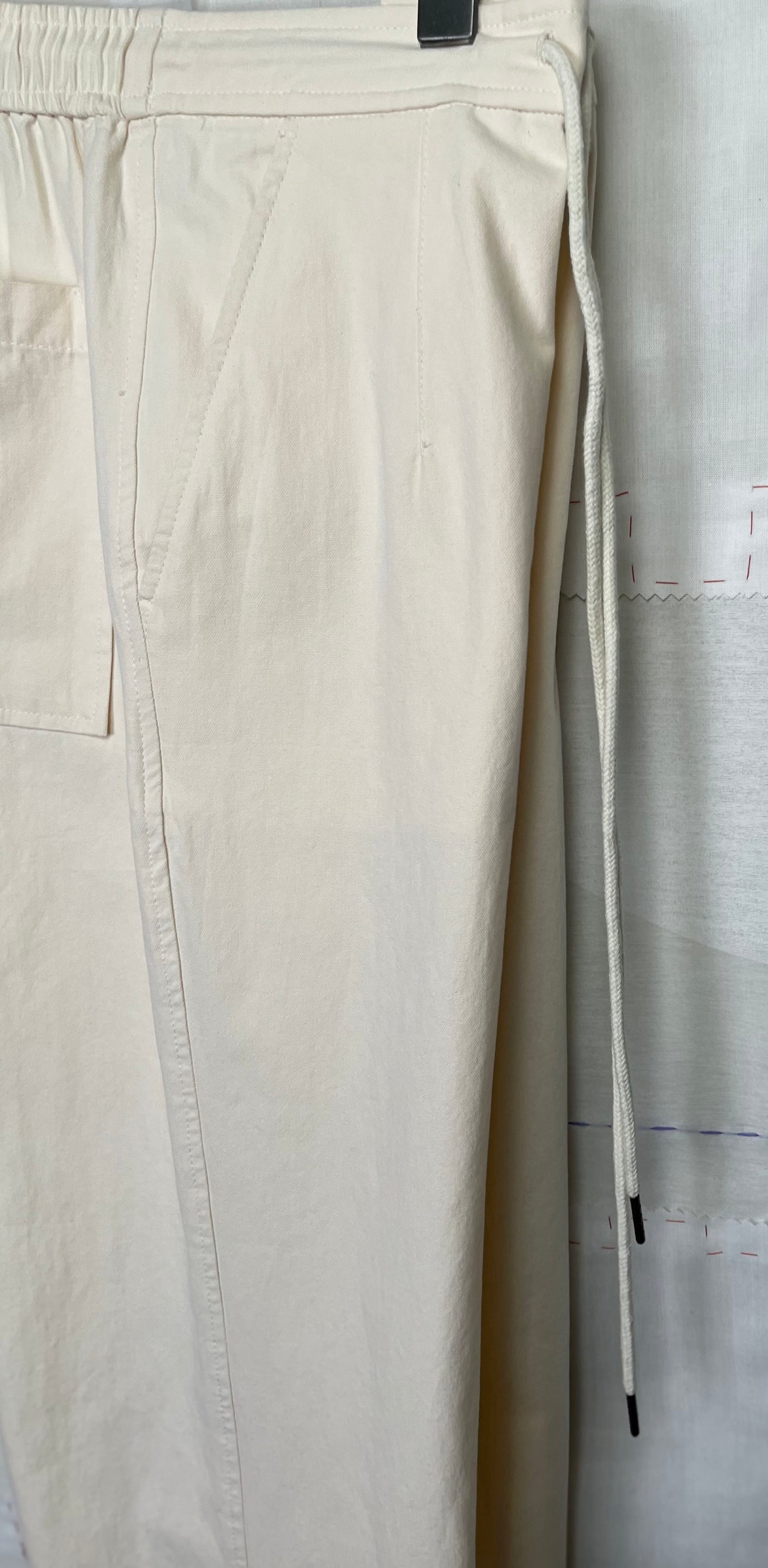 Lilla P Canvas Woven Drawstring Pant ~ Ecru