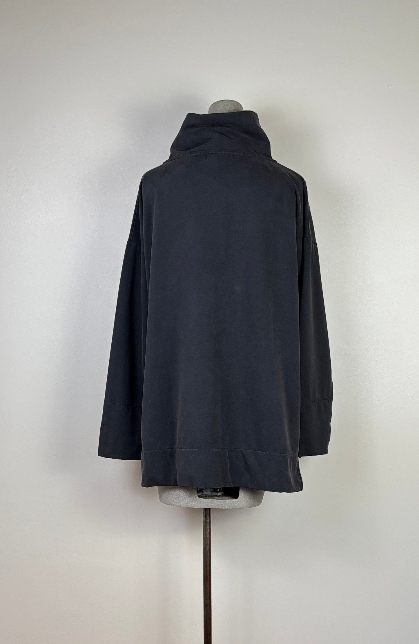 Beaumont Organic ~ Glenn Sweatshirt - Charcoal Stonewash