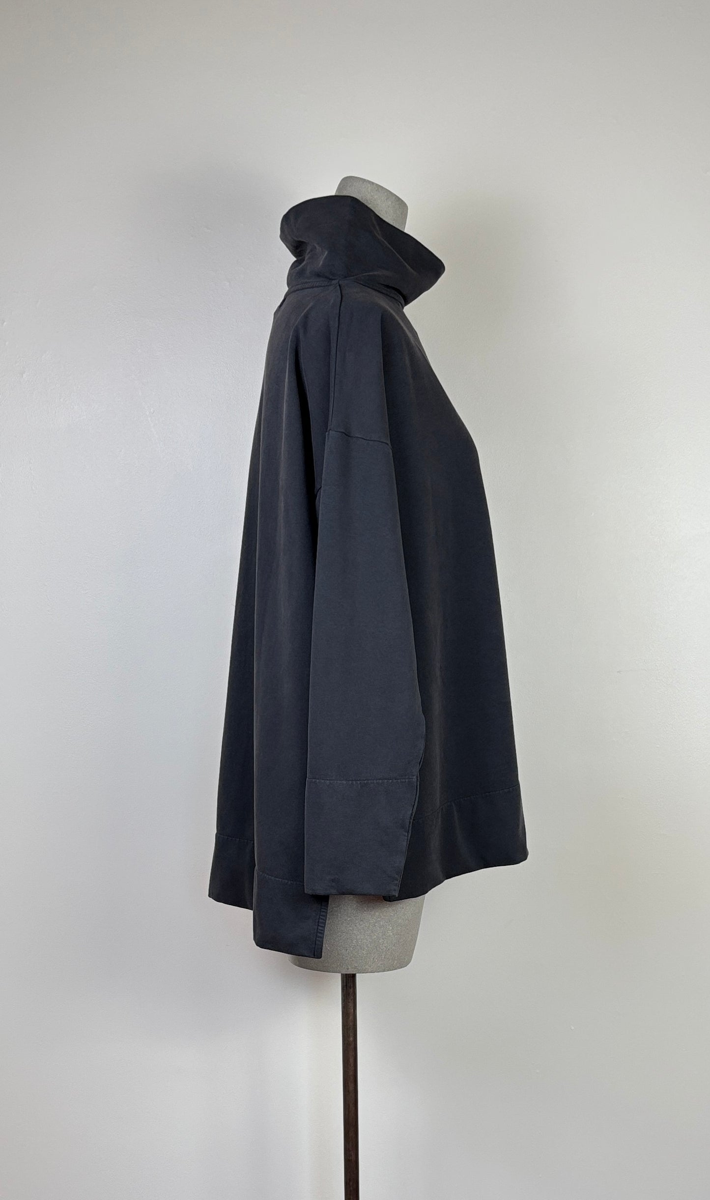 Beaumont Organic ~ Glenn Sweatshirt - Charcoal Stonewash