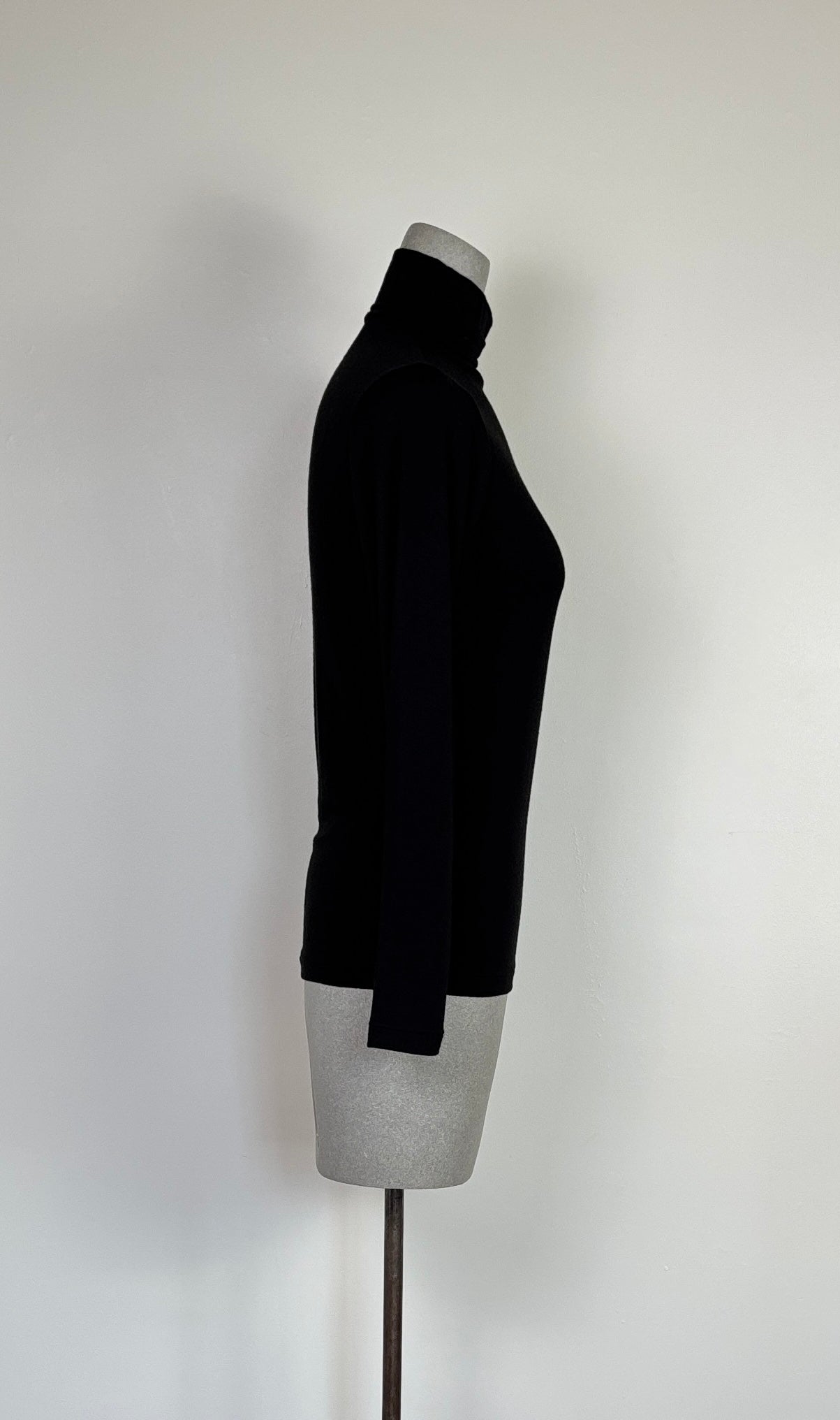 Pas de Calais ~ Lyocell + Cashmere Turtleneck - Black
