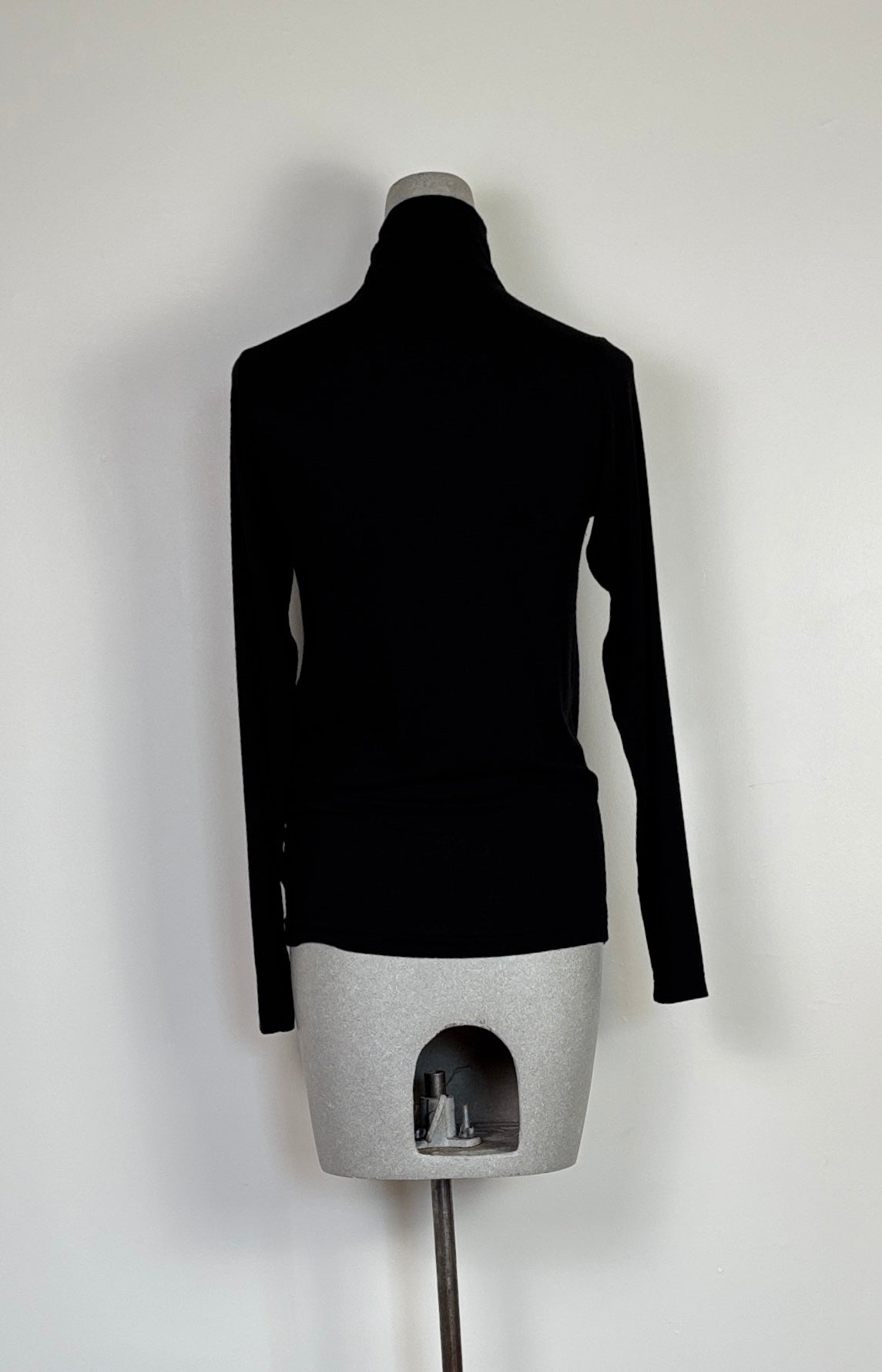 Pas de Calais ~ Lyocell + Cashmere Turtleneck - Black