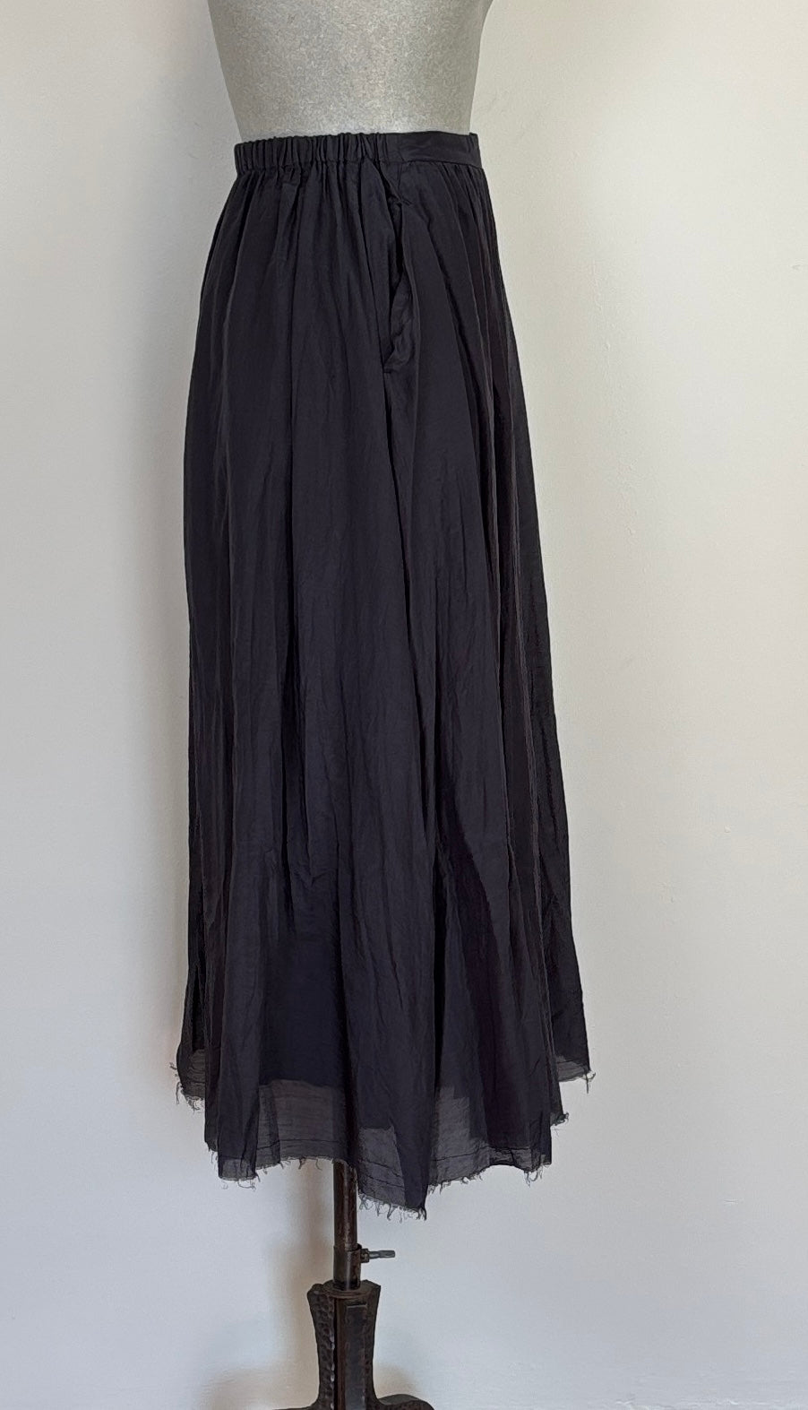 Pas de Calais ~ Cotton and Silk Lawn Long Skirt - Navy