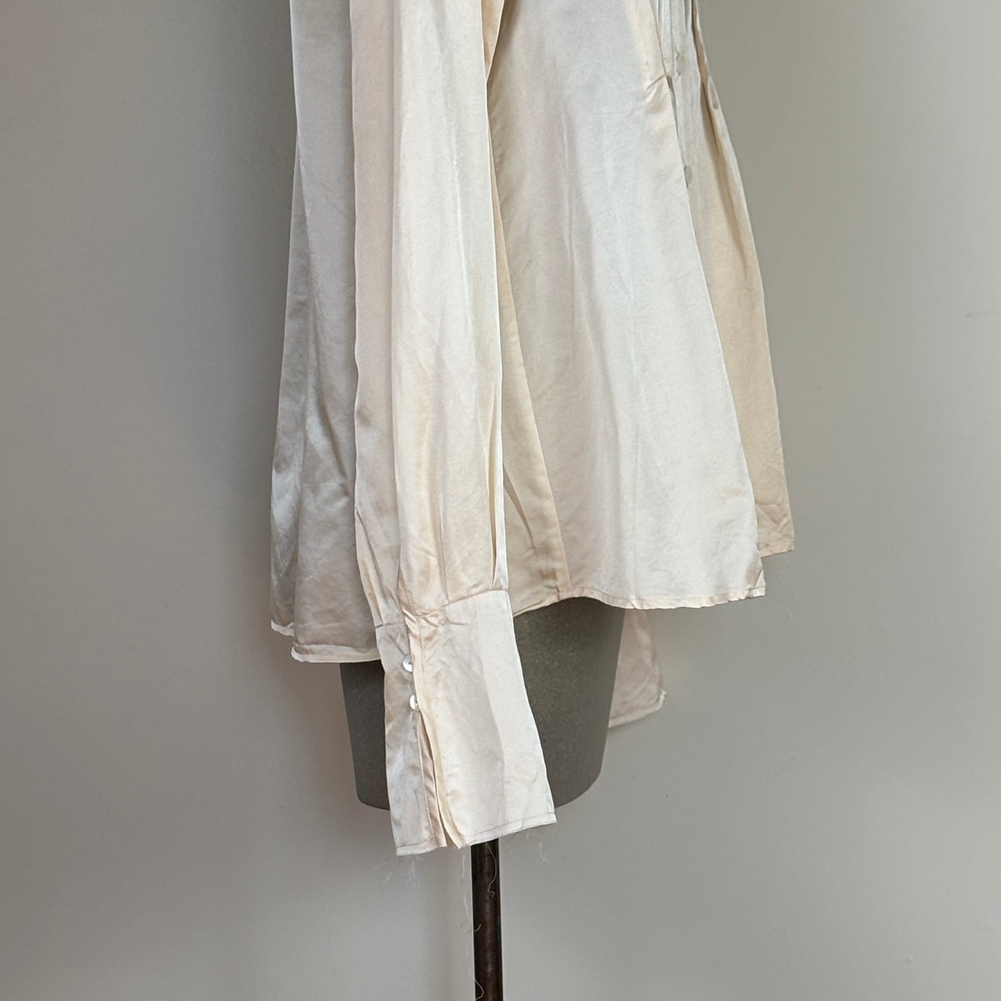 Sula  ~  Pleat Shirt - Eggnog