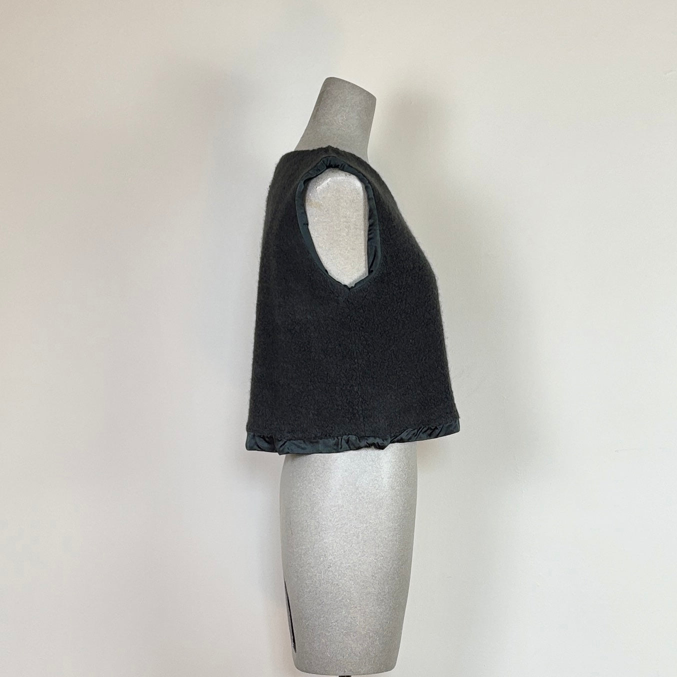 Sula  ~  Mallin Vest, Fluffy - Dark Spruce