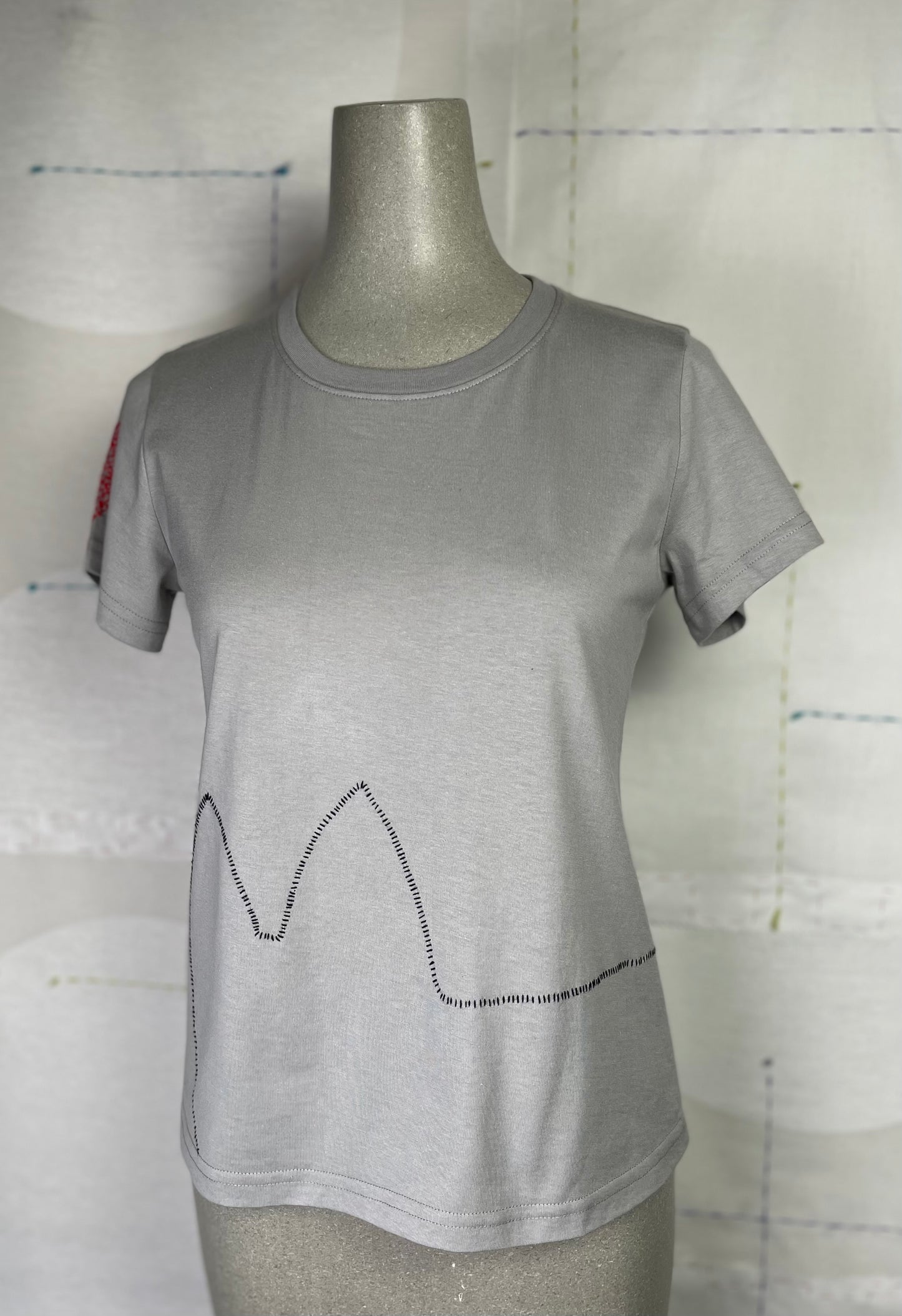 Cats With A Heart  ~  Hermana T-Shirt - Grey