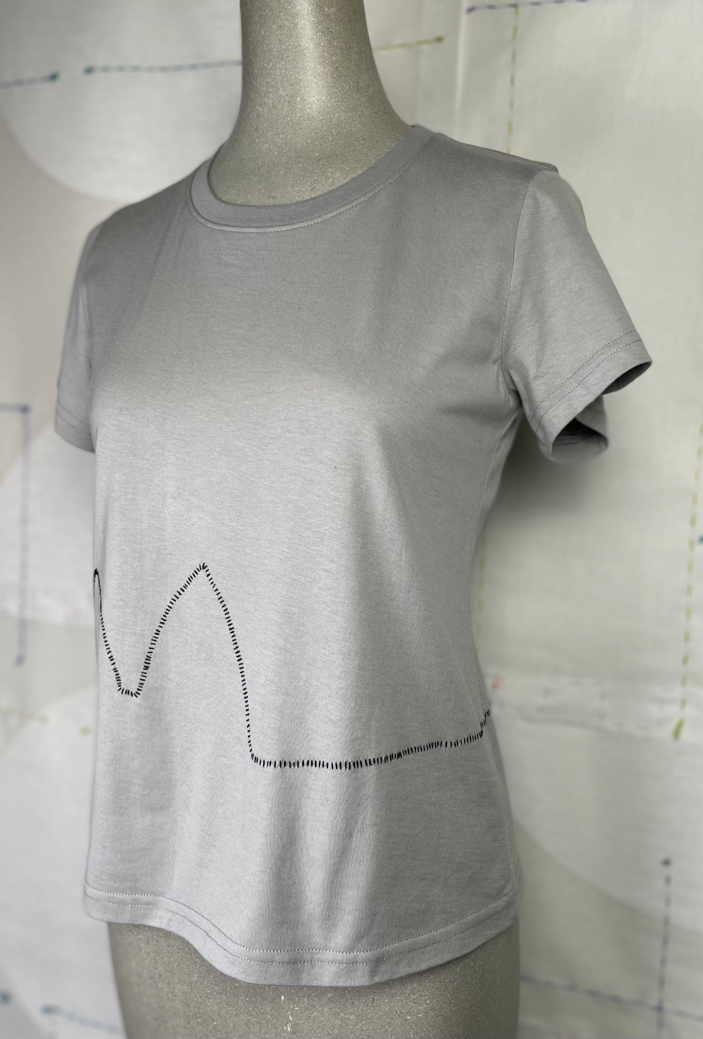 Cats With A Heart ~ Hermana T-Shirt - Grey