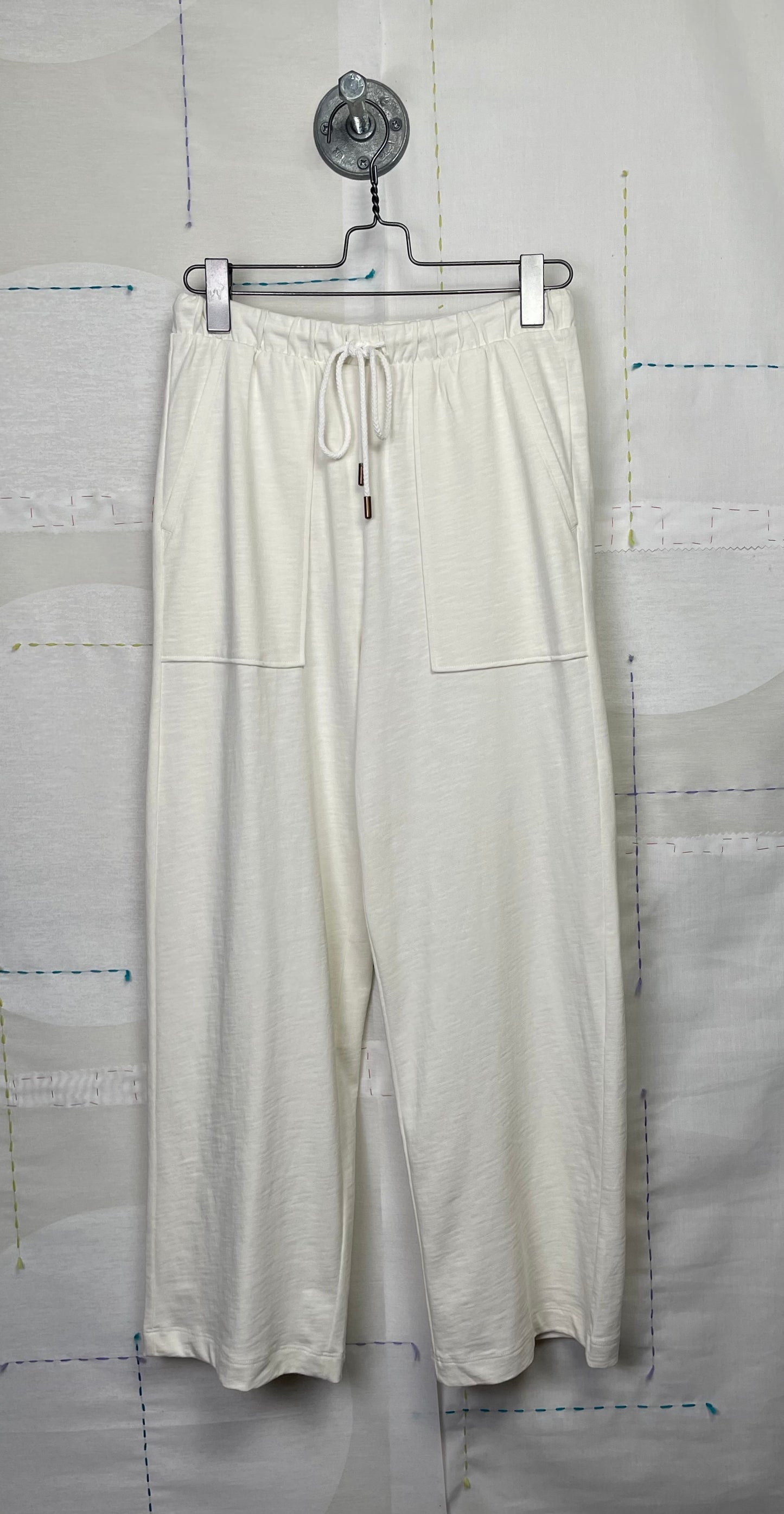 Lilla P. ~ Cropped Pull On Pant - Ecru