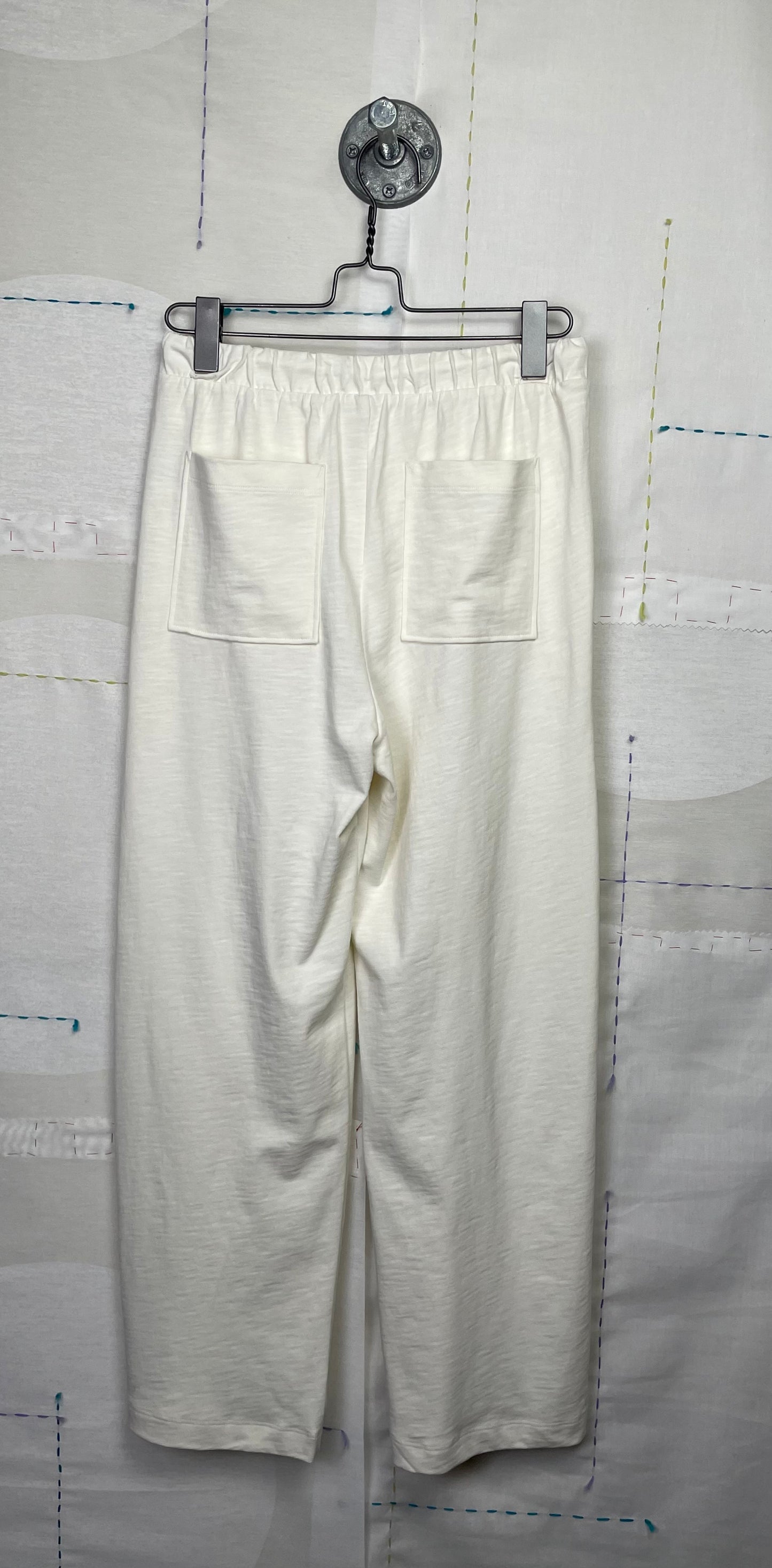 Lilla P. ~ Cropped Pull On Pant - Ecru