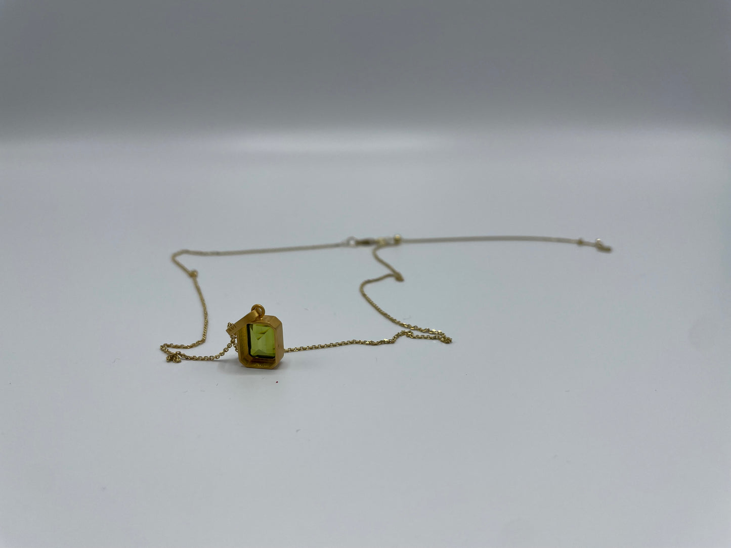 Rebecca Brenner Jewelry ~ Faceted Peridot Bauble on 14K Gold Chain Necklace