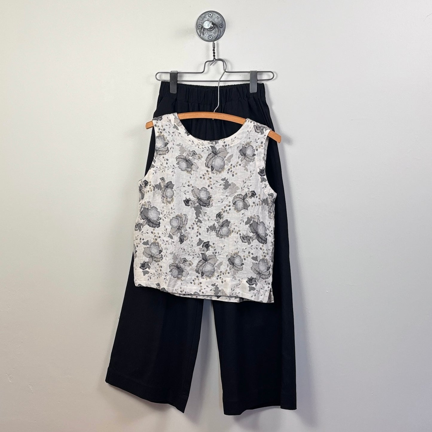 Cut Loose ~ Shell with Wide Facing - Jicama
