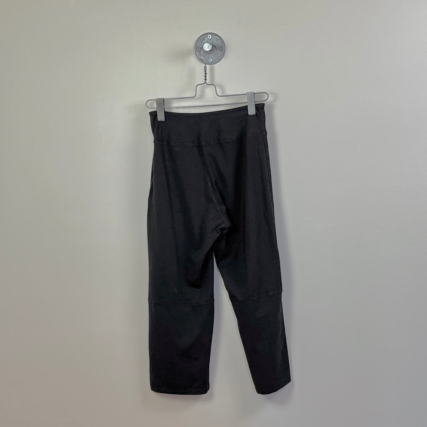 Cut Loose ~ Walking Capri - Black