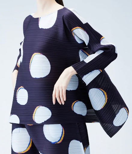 Pleats Please Issey Miyake  ~  Bean Dots Top - White