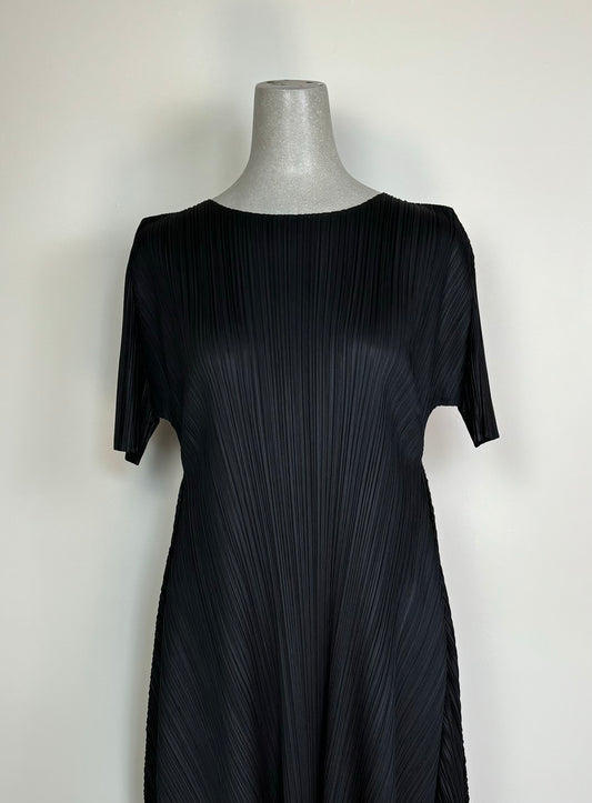 Pleats Please Issey Miyake  ~  Efficient Square Dress - Black