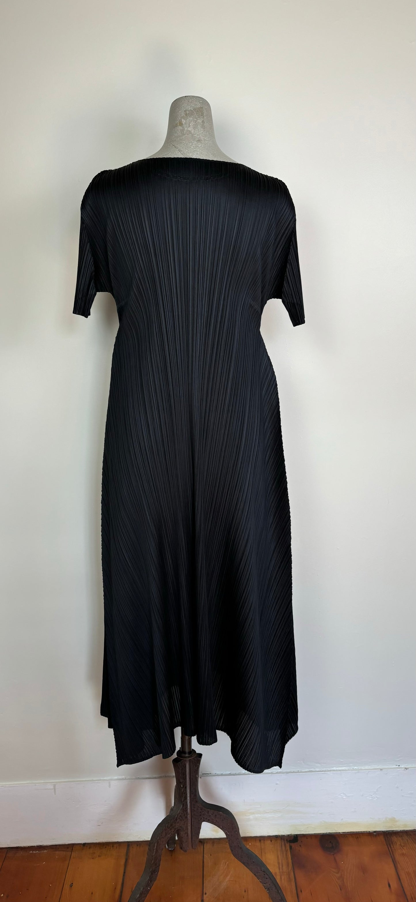 Pleats Please Issey Miyake  ~  Efficient Square Dress - Black