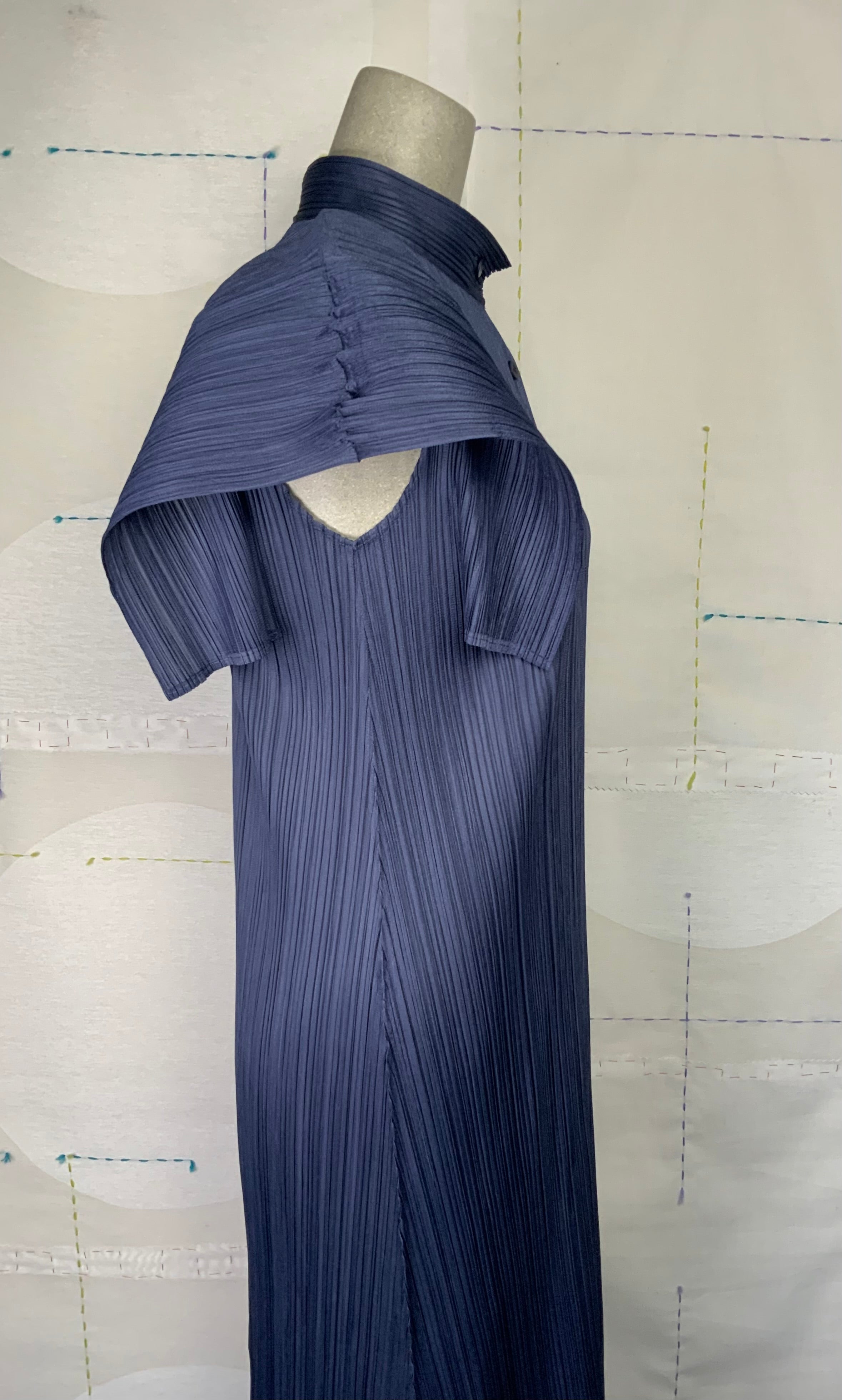 Pleats Please Issey Miyake ~ Monthly Colors August Dress - Grayish Nav –  DISH