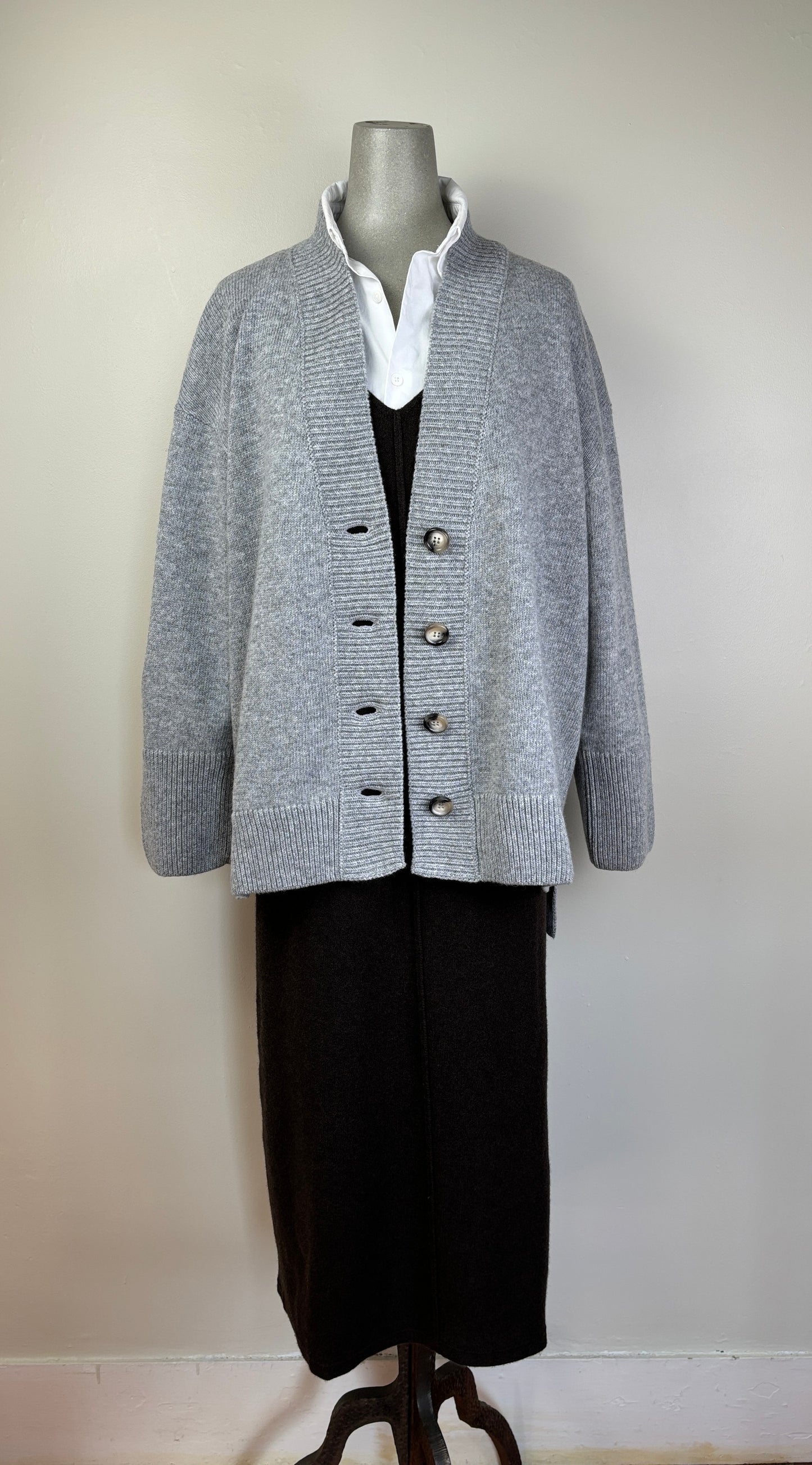 91 Lab  ~  Oversize Cardigan - Light Gray