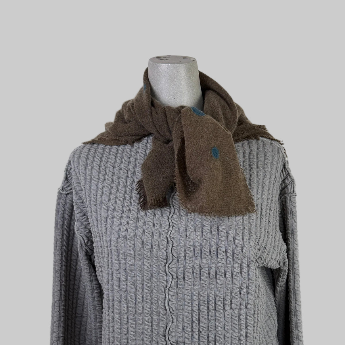 Apuntob  ~  Cashmere Stole - Olive Dot