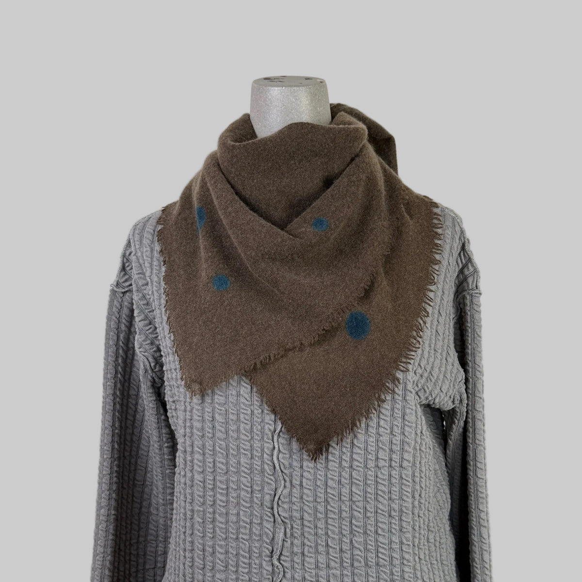 Apuntob  ~  Cashmere Stole - Olive Dot
