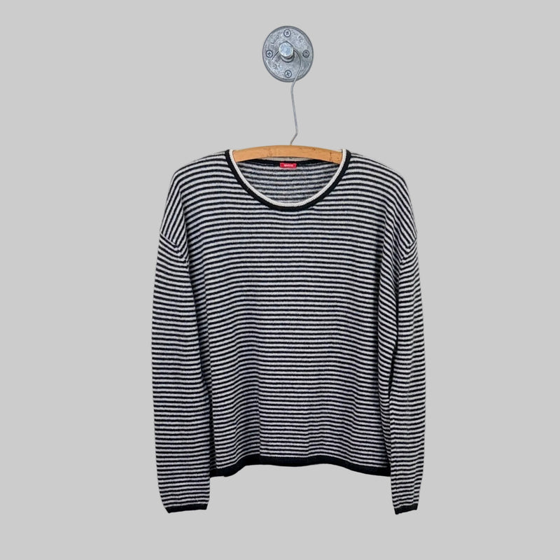 Apuntob  ~  Striped Sweater - Natural/Black
