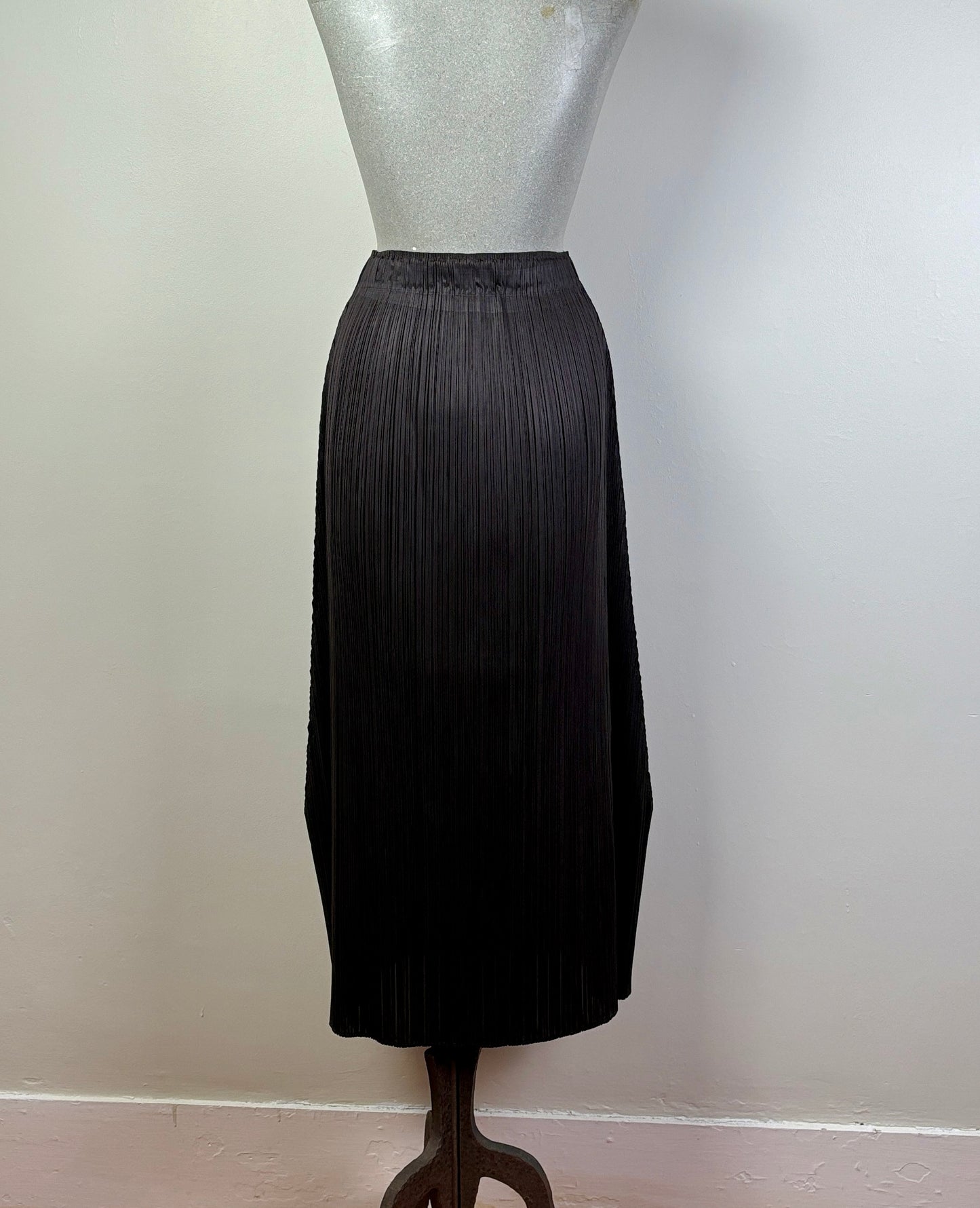 Pleats Please Issey Miyake  ~  Monthly Colors December Skirt - Black Brown