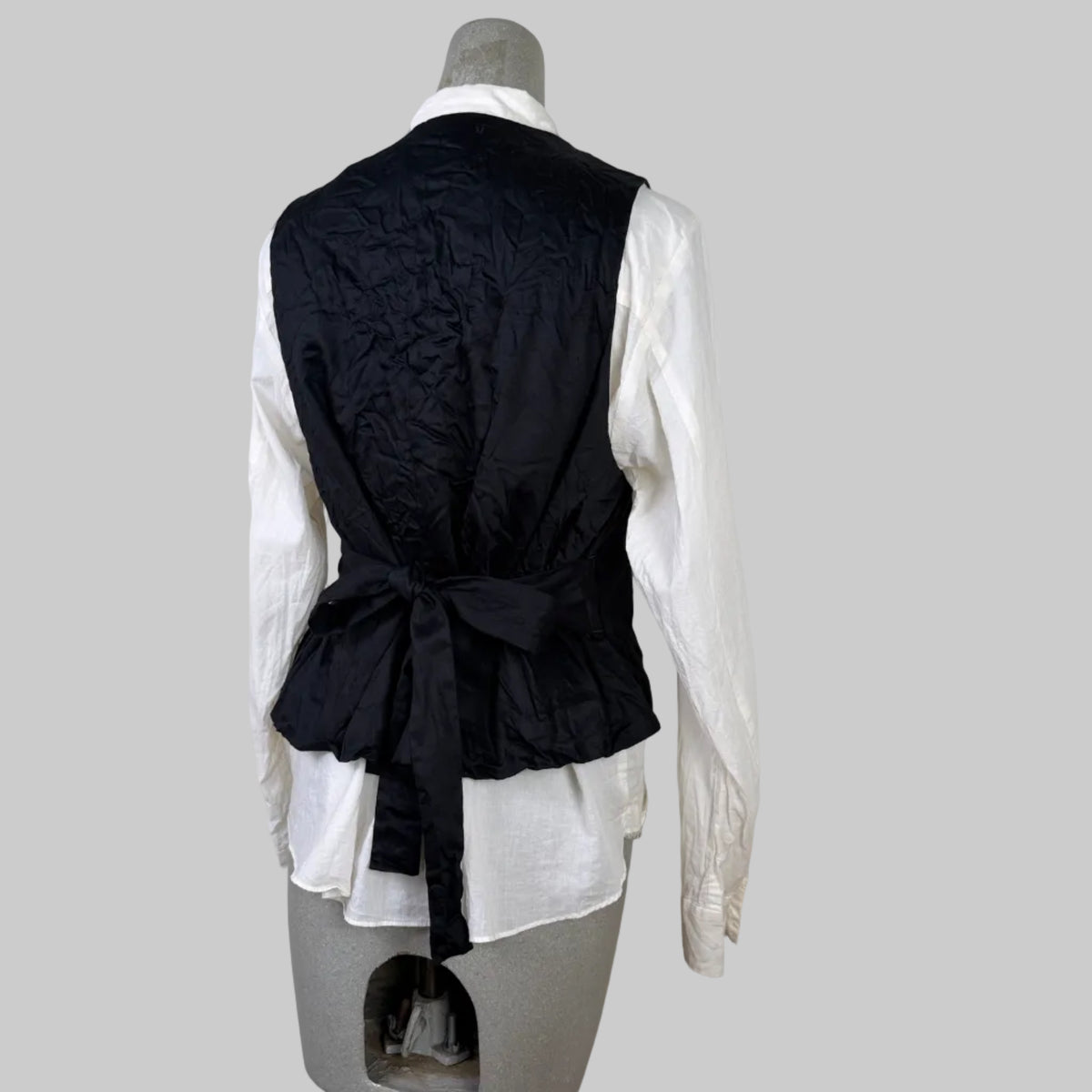 Pas de Calais  ~  Eco Wool Tweed Vest - Black
