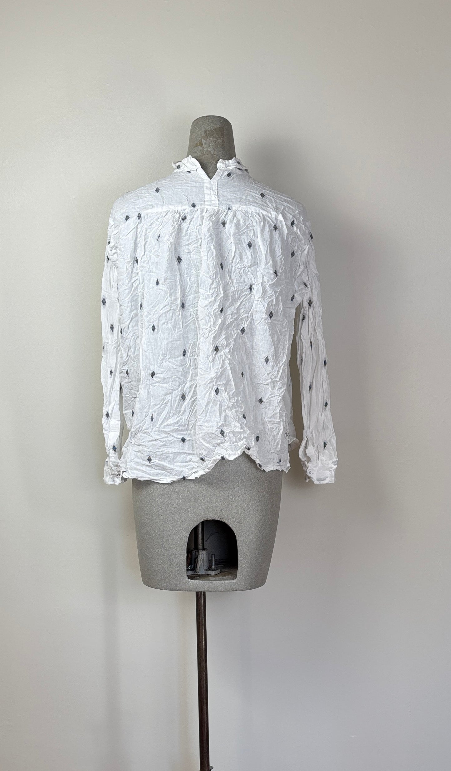 Pas de Calais  ~  Cotton Dobby Blouse - Off White