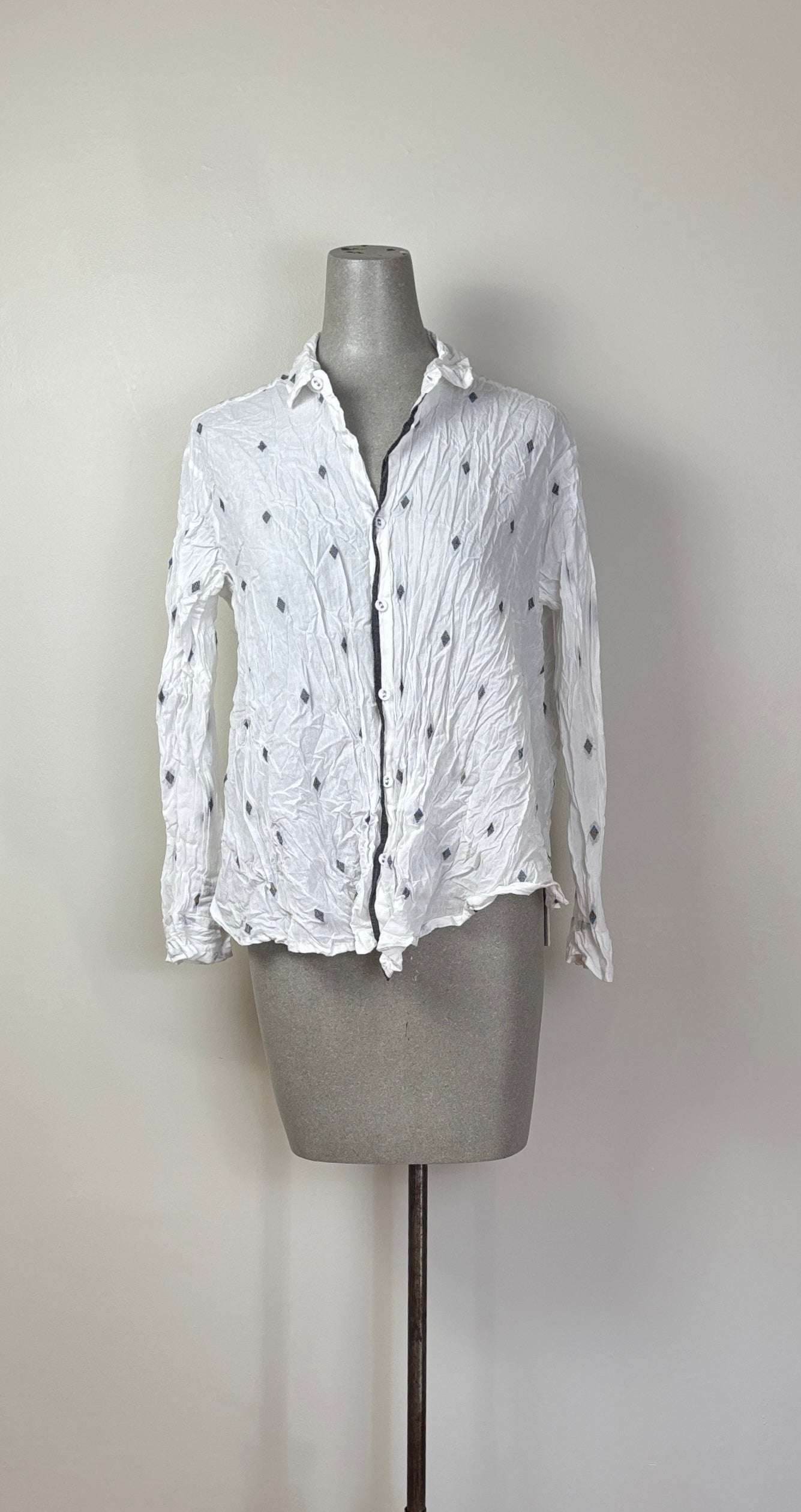 Pas de Calais  ~  Cotton Dobby Blouse - Off White