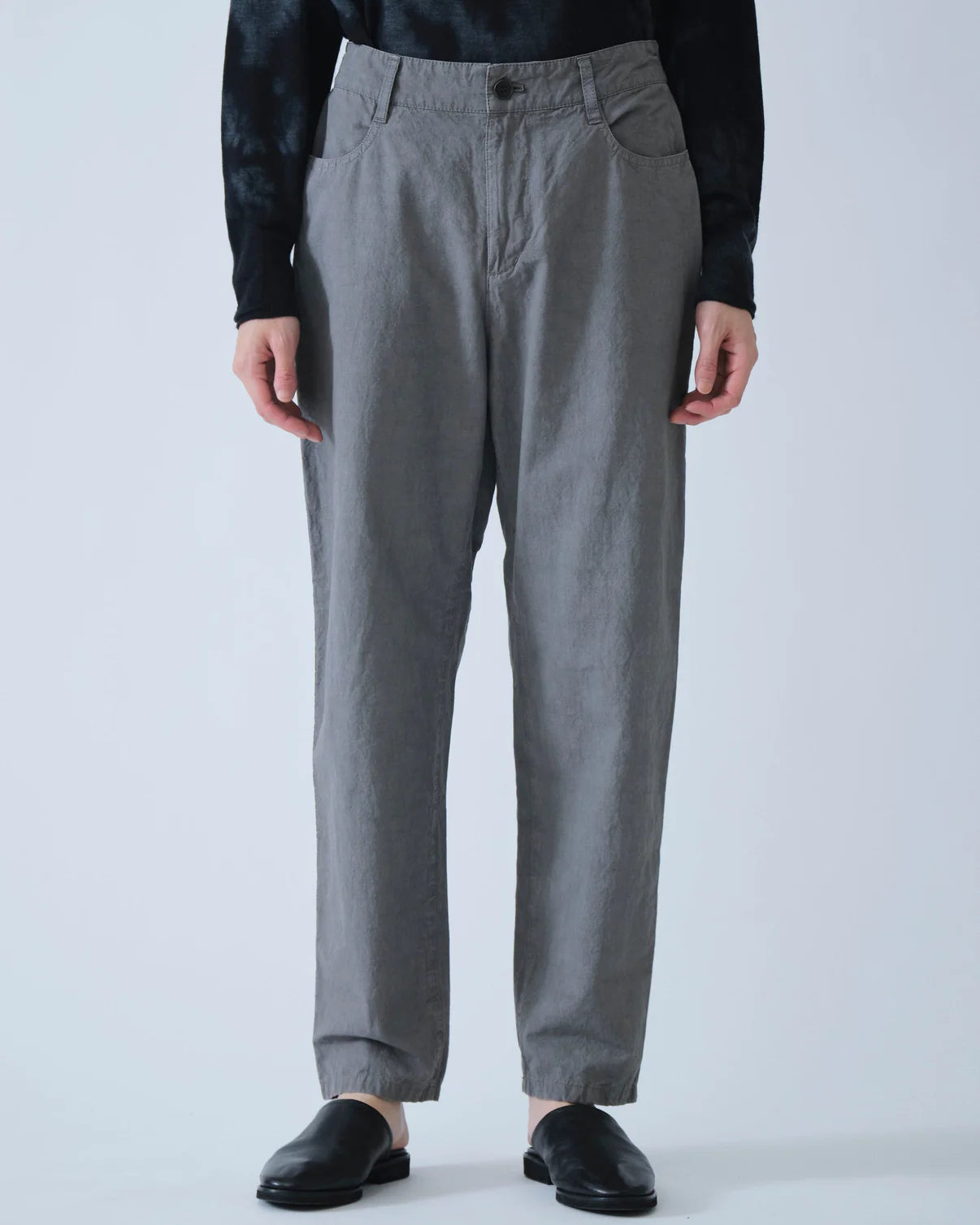 Pas de Calais  ~  High Density Plain Weave Loose Slim Pants - Grey