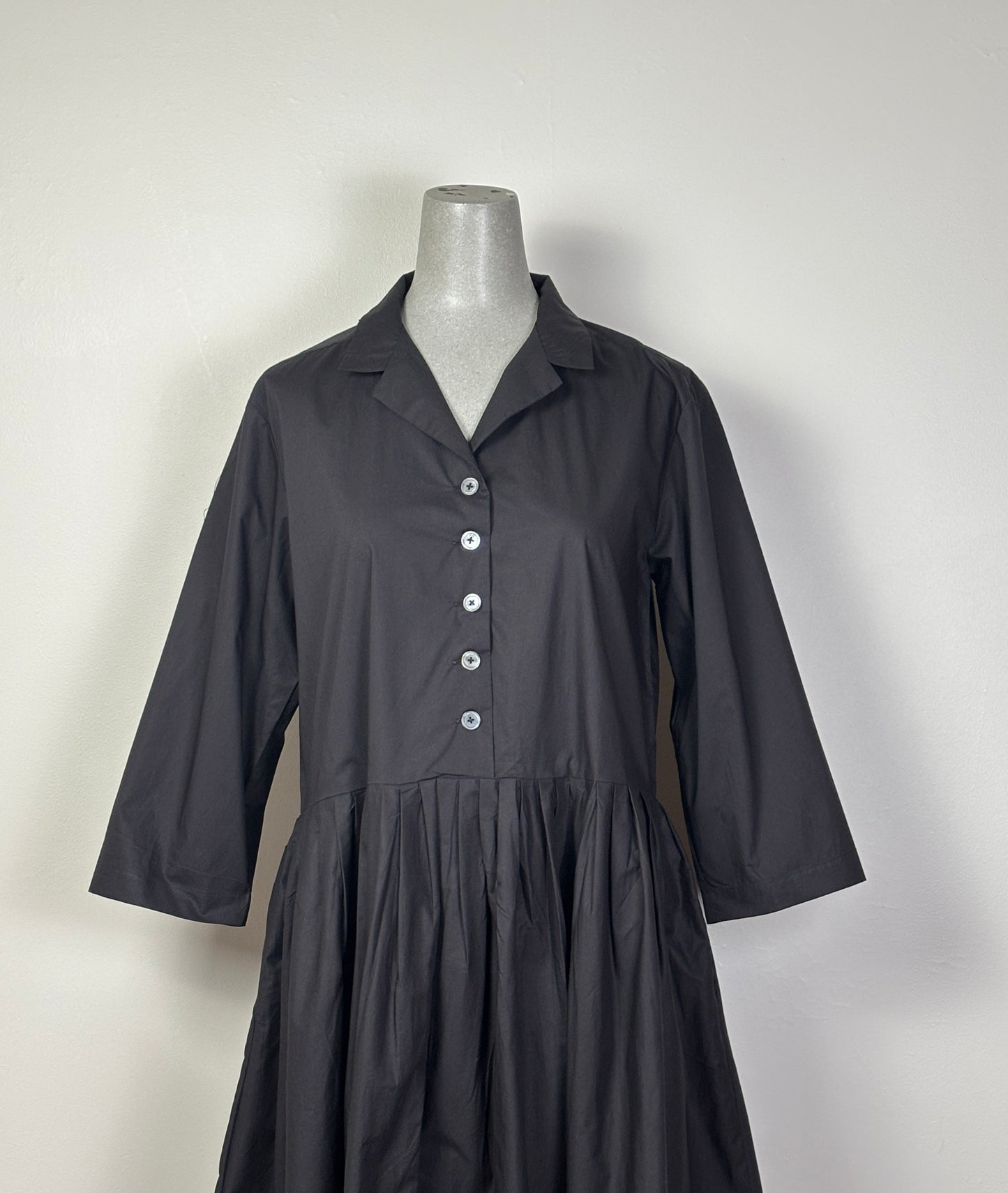 UQNATU  ~  Shaker Dress - Black