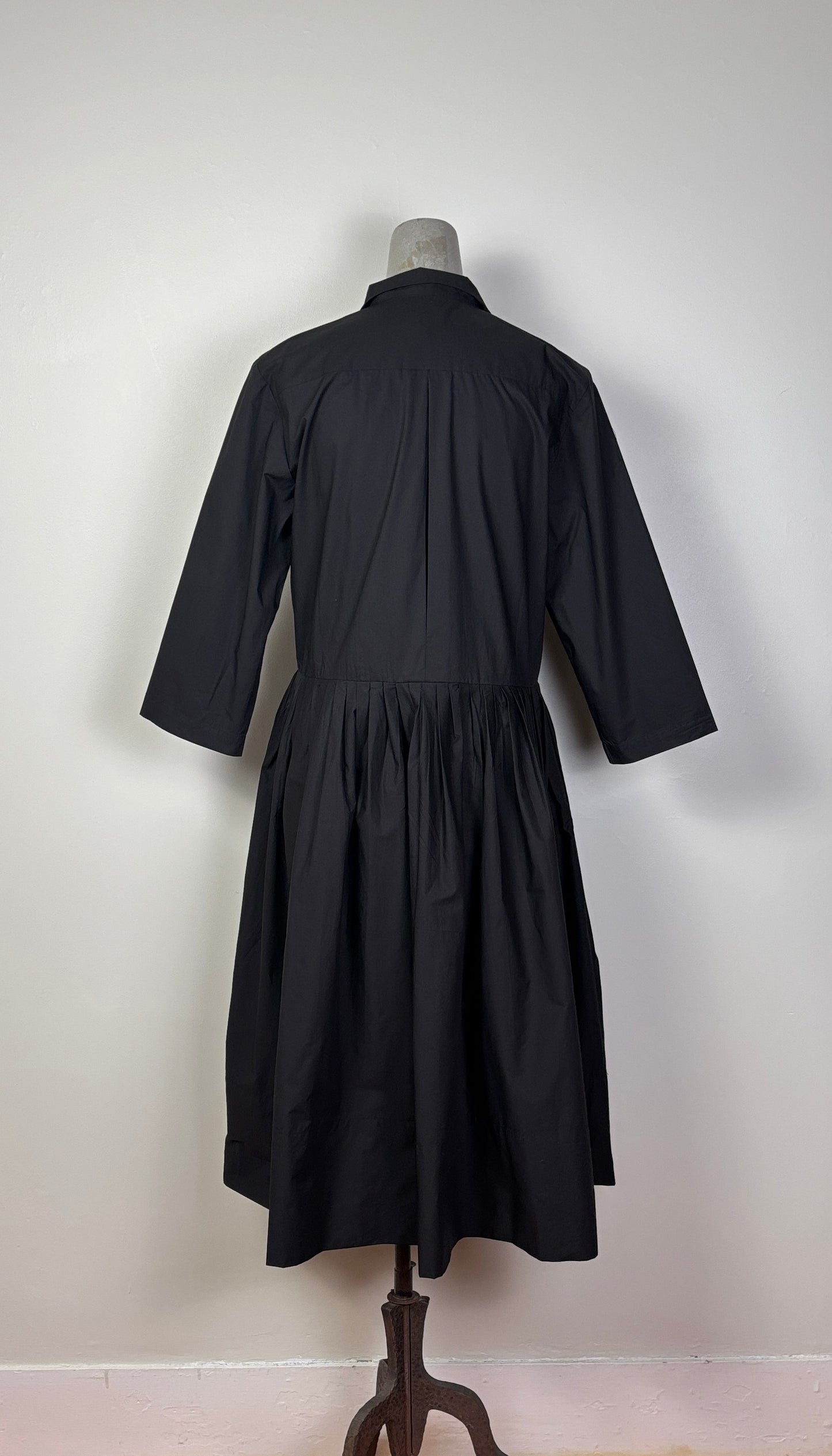 UQNATU  ~  Shaker Dress - Black