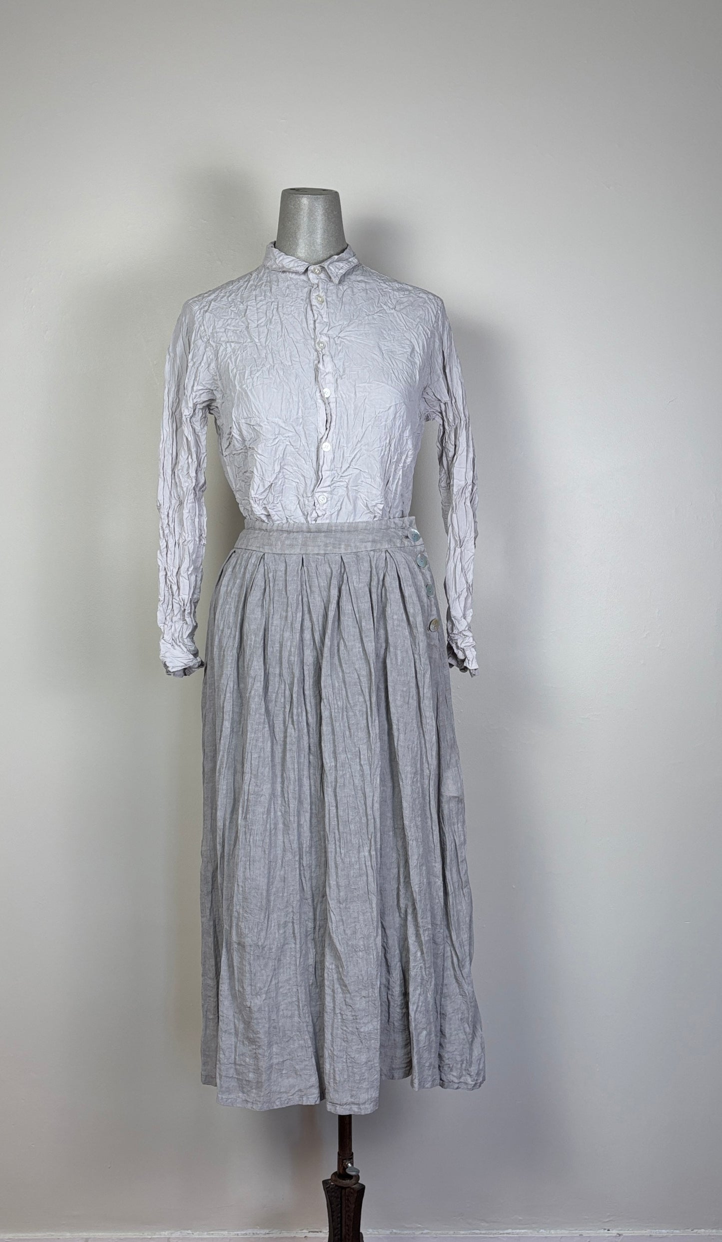 Pas de Calais  ~  Classic Crinkle Shirt - Grey