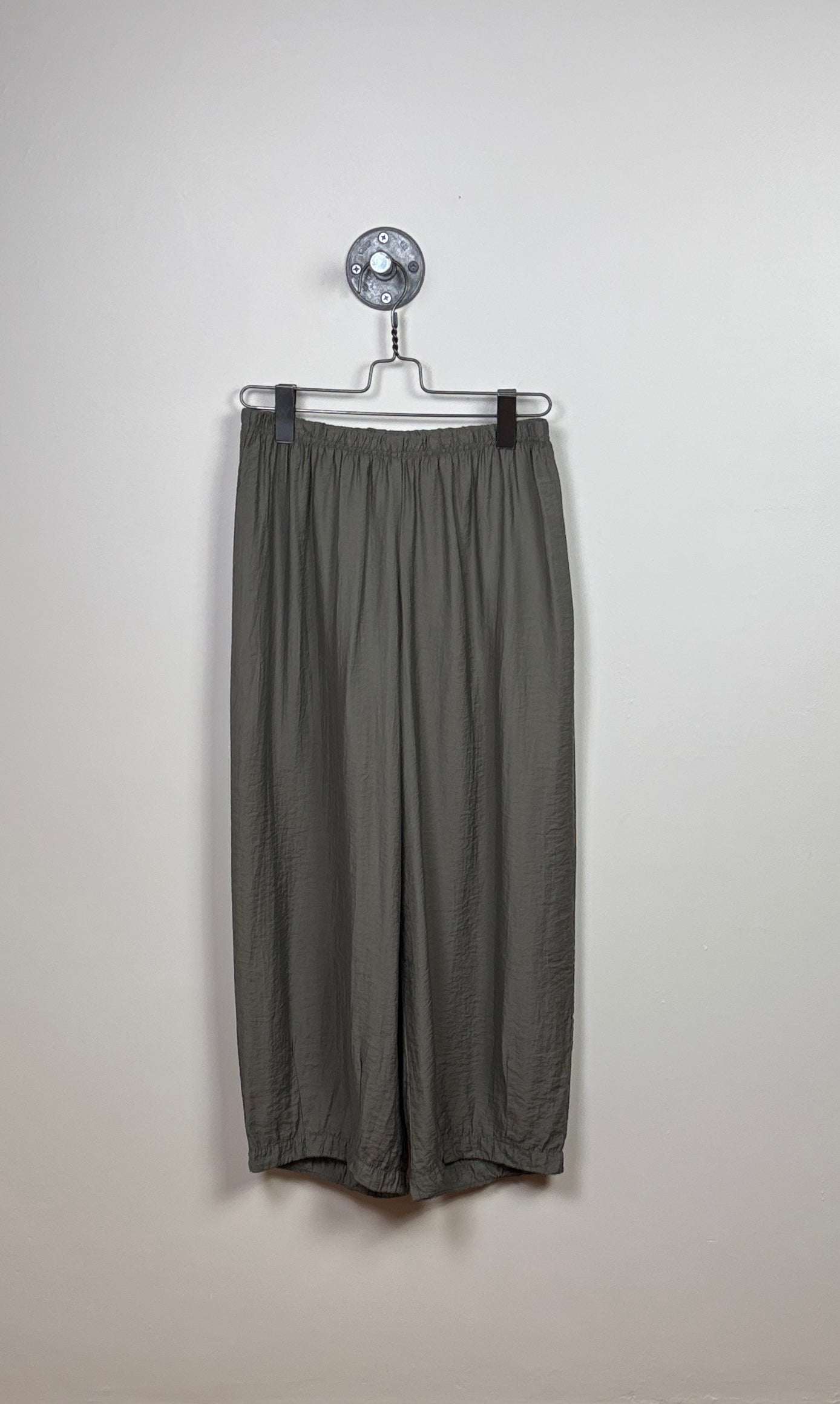 Cut Loose  ~  Rayon Parachute Cropped Pants - Clay