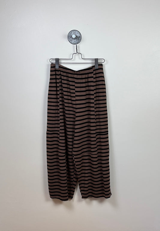Cut Loose  ~  Balloon Crop Pant - Cola/Black Stripe