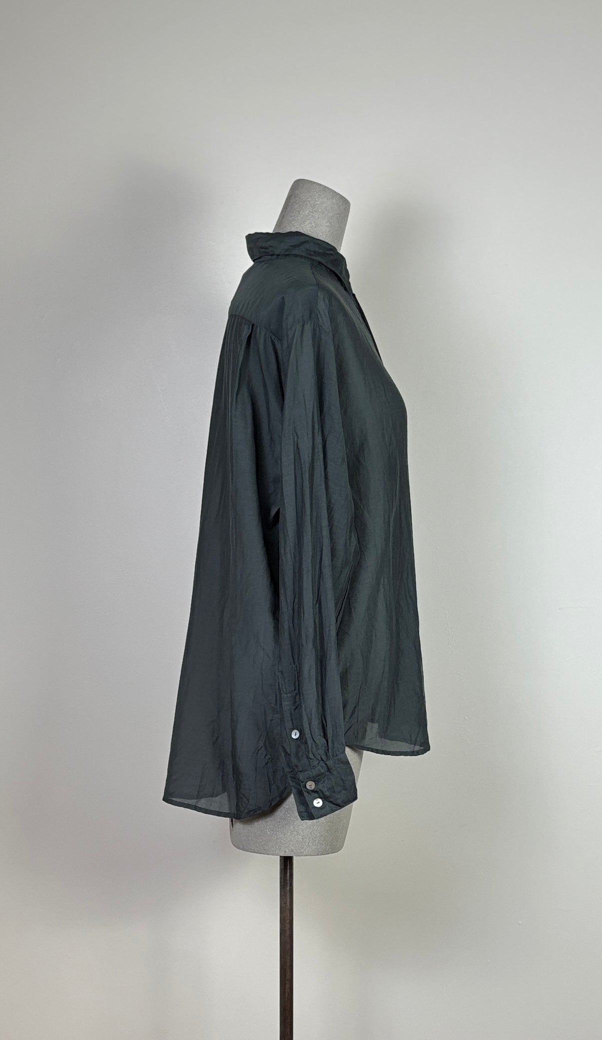 Sula  ~  Man Shirt - Jet Set