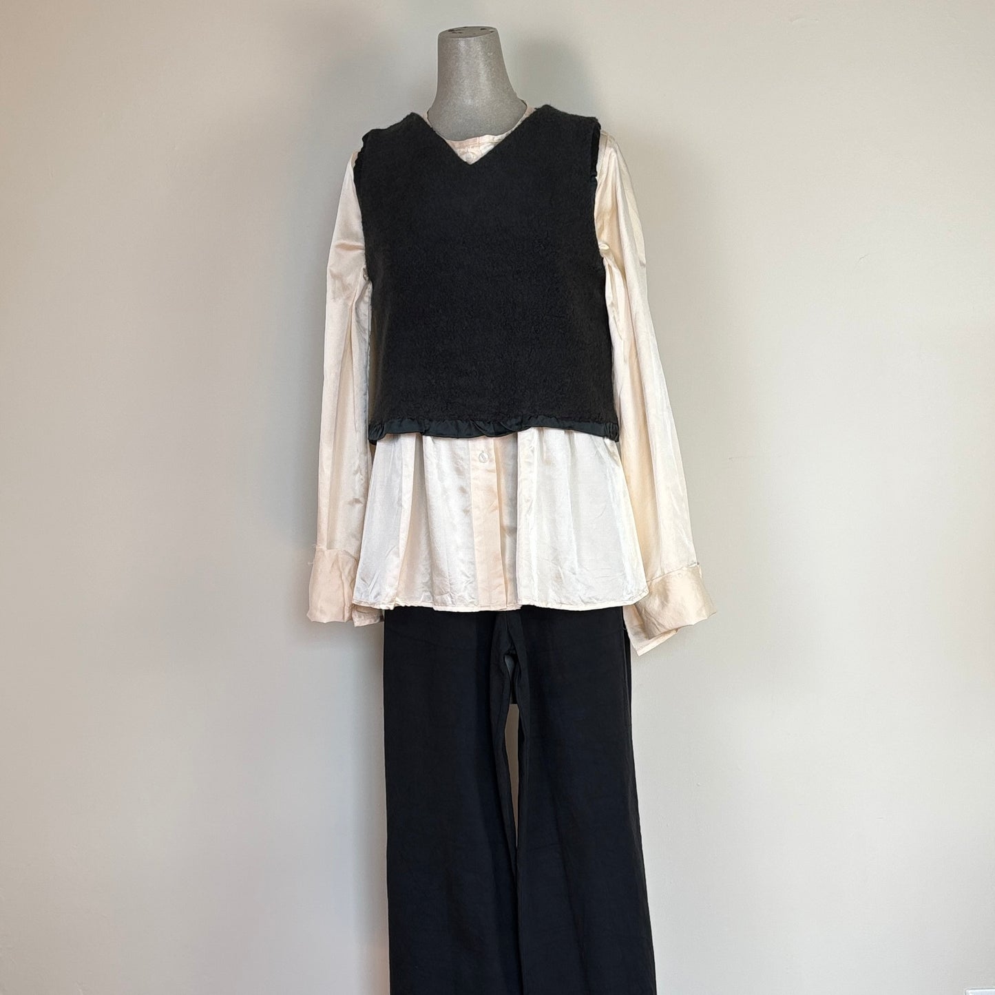 Sula  ~  Mallin Vest, Fluffy - Dark Spruce