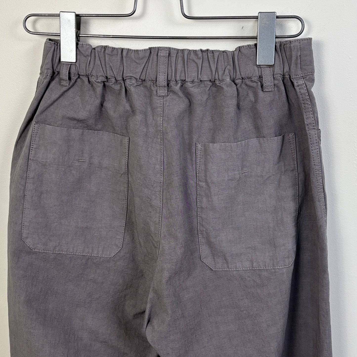 Pas de Calais  ~  High Density Plain Weave Loose Slim Pants - Grey