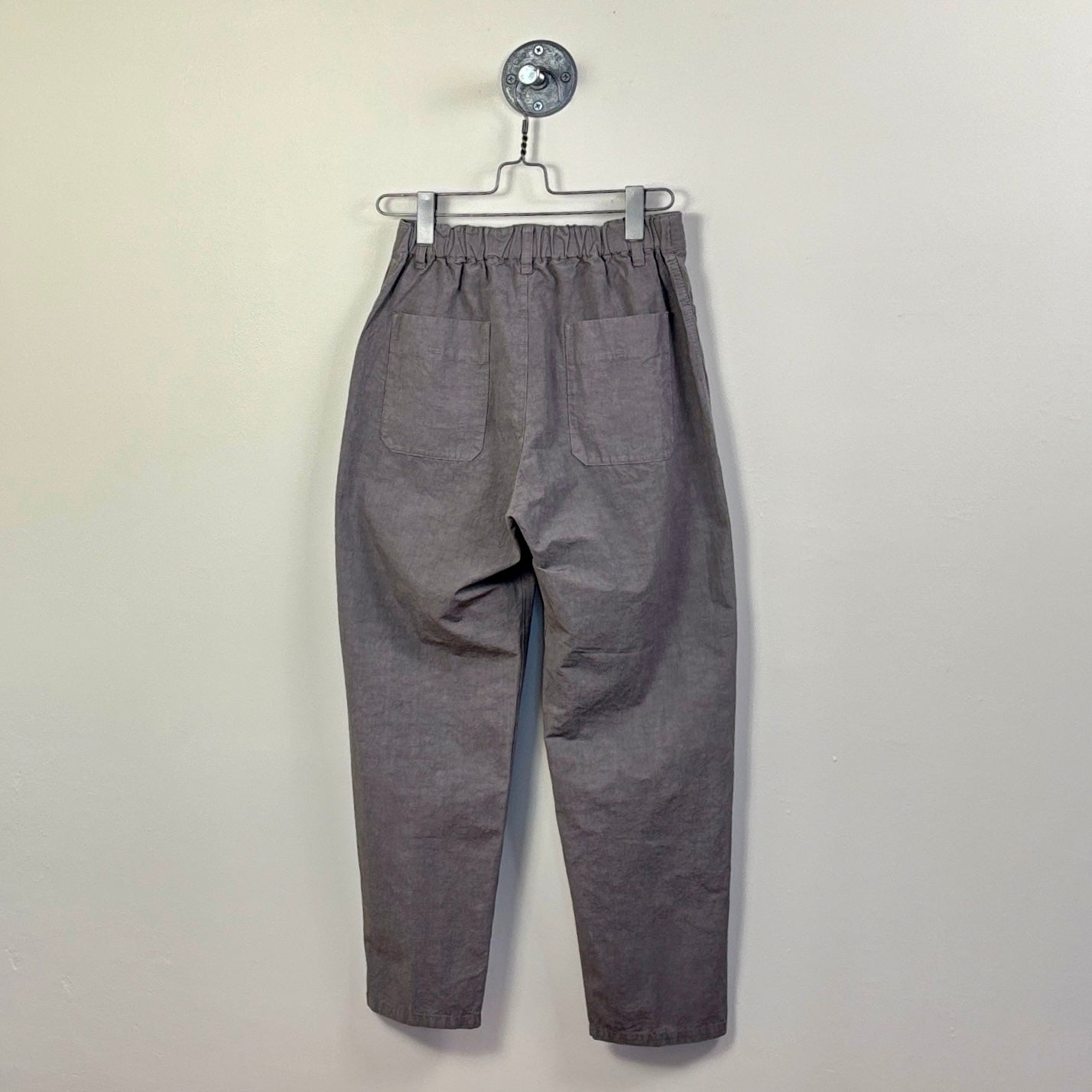 Pas de Calais  ~  High Density Plain Weave Loose Slim Pants - Grey