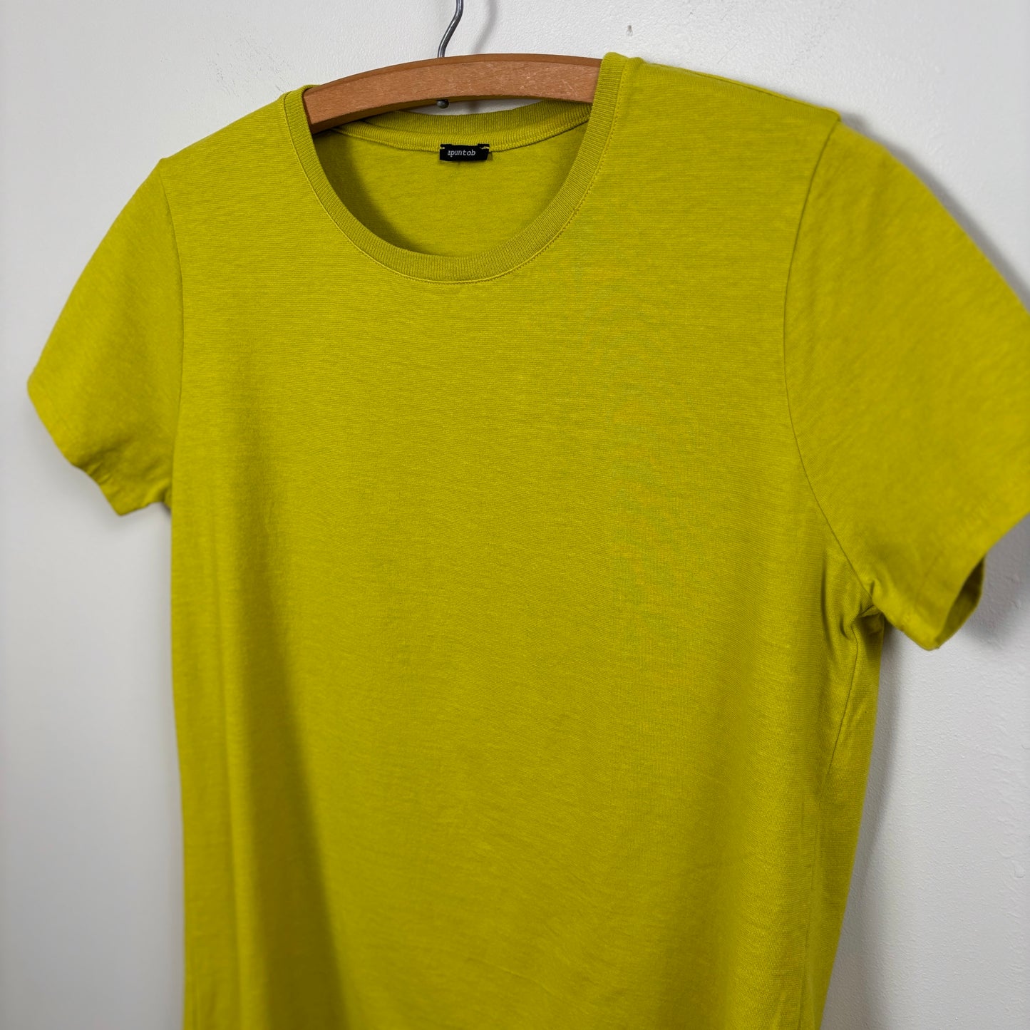 Apuntob  ~  Short Sleeve Tee - Lemon