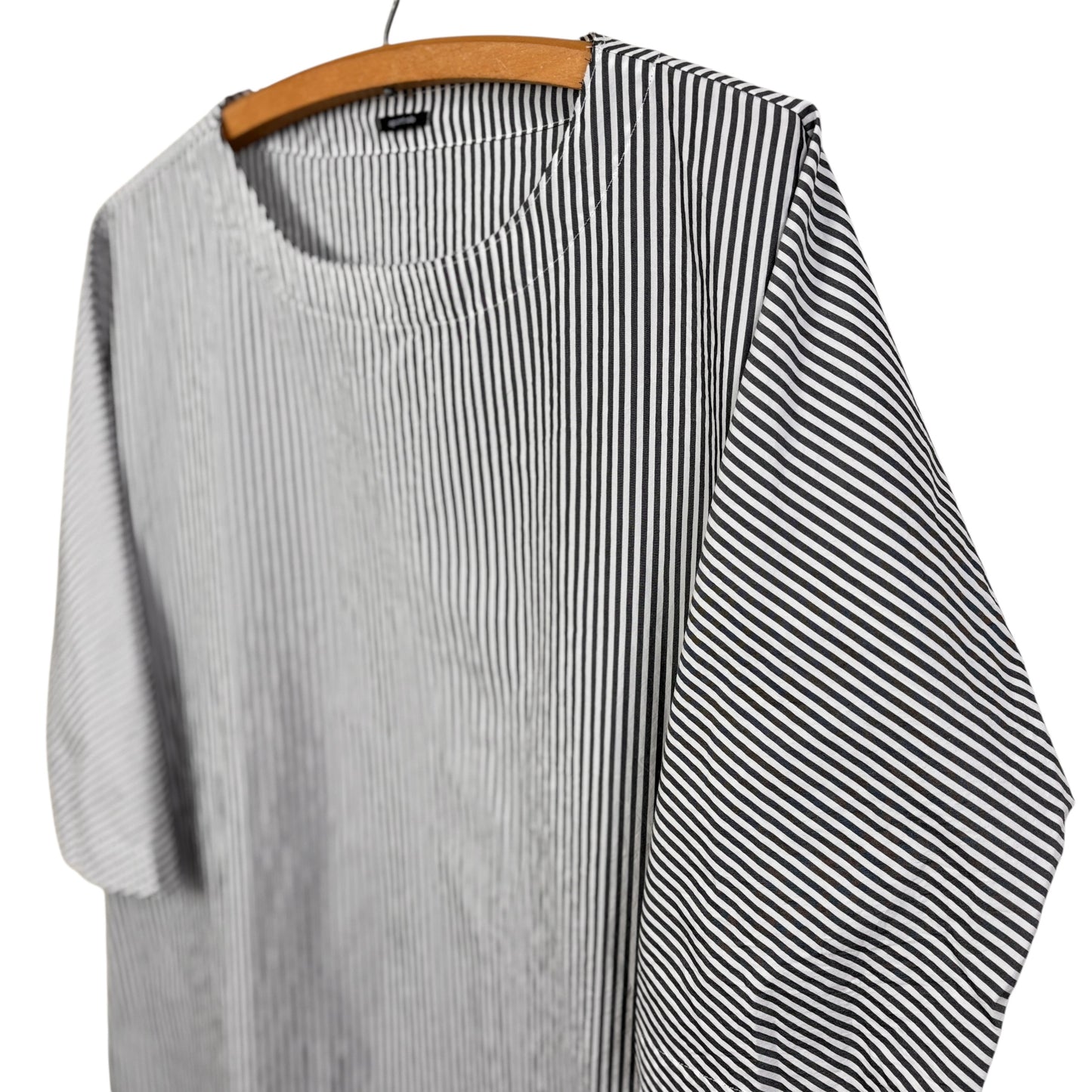 Apuntob  ~  3/4 Sleeve Stripe Dress - Black/White