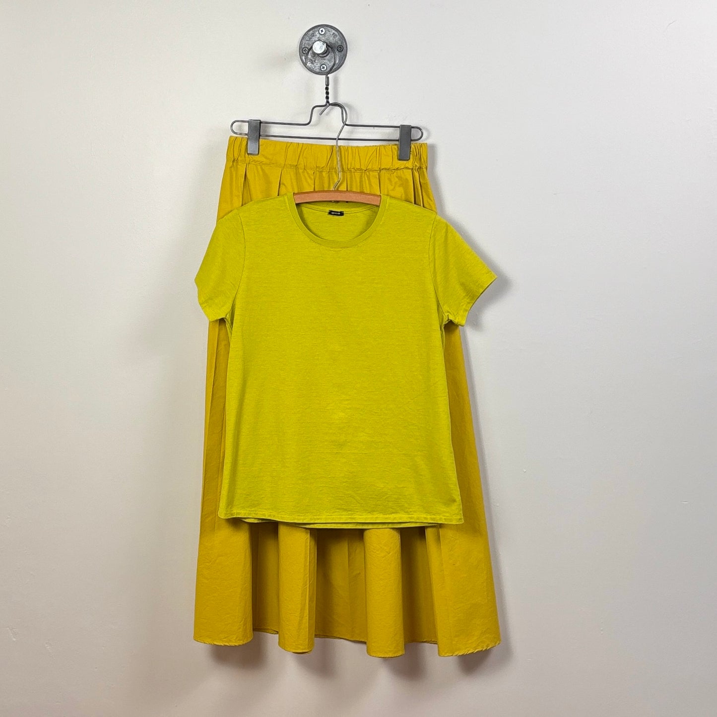 Apuntob  ~  Short Sleeve Tee - Lemon